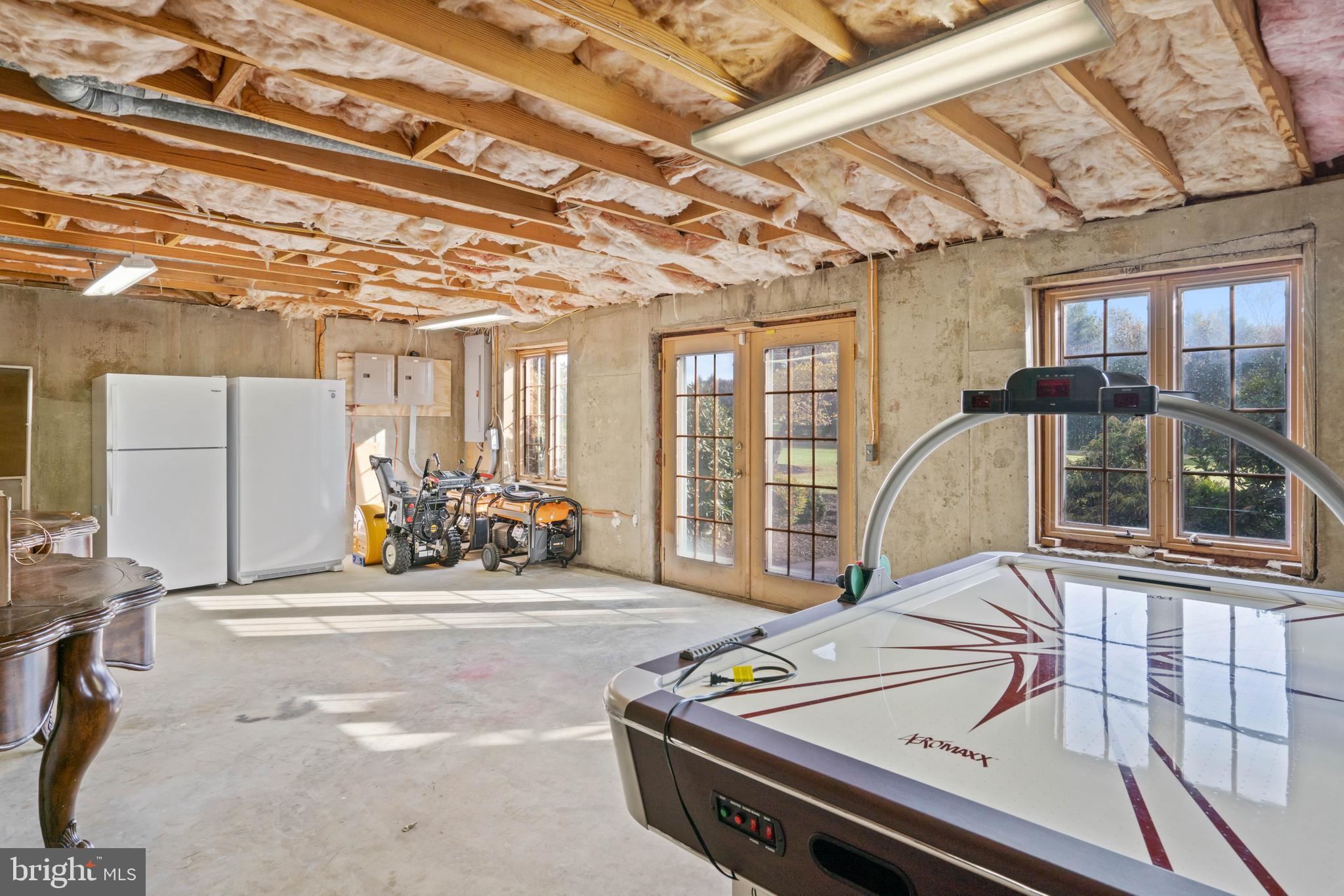 LAWNVALE ESTATES - Residential