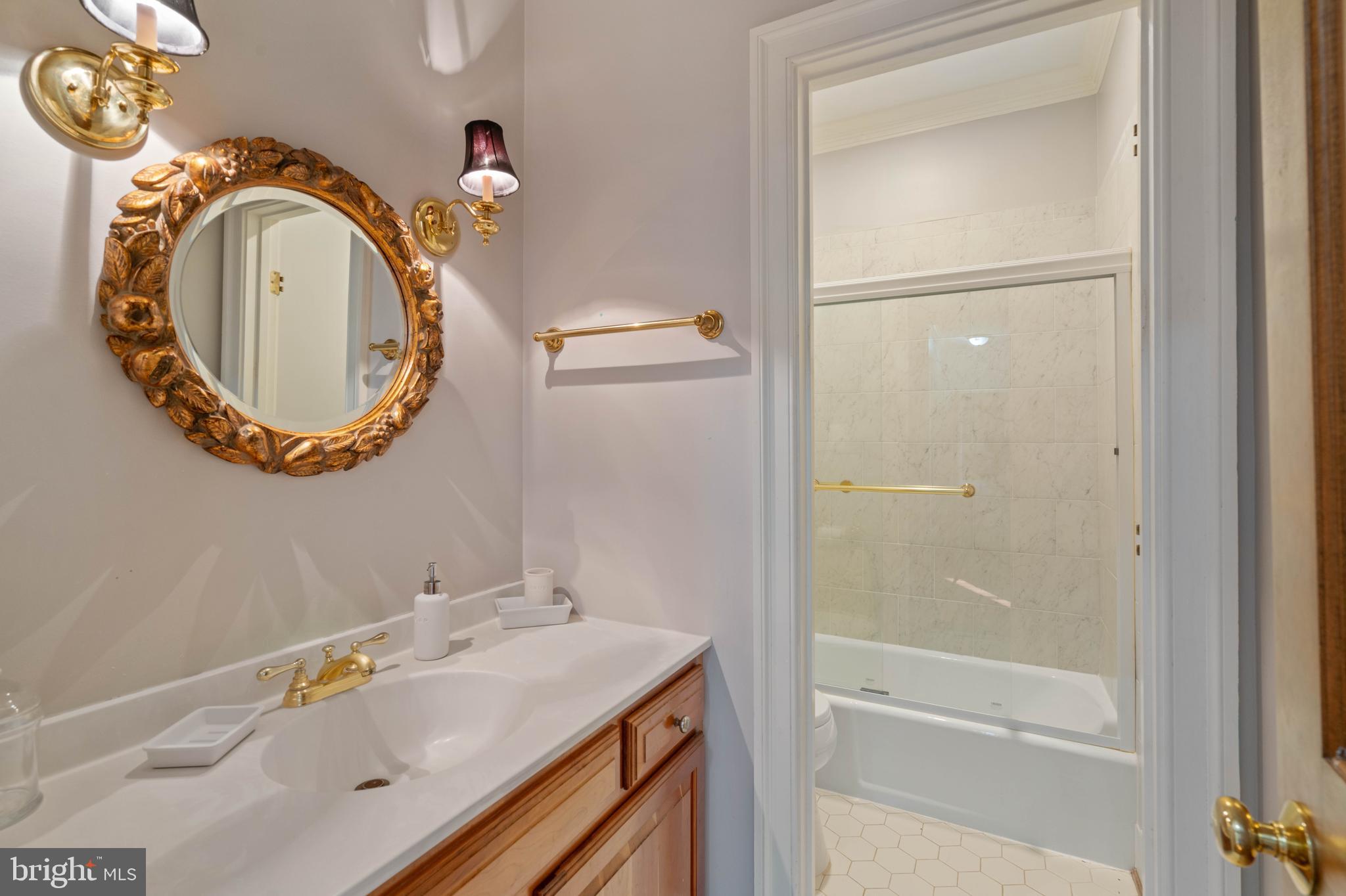 LAWNVALE ESTATES - Residential