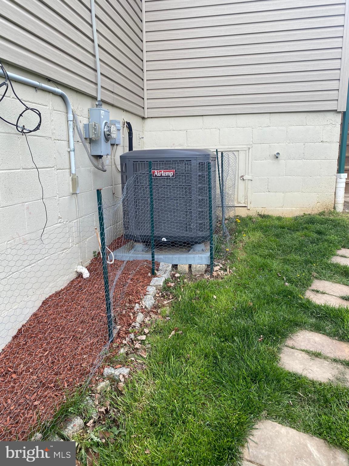 DAMASCUS OUTSIDE - Residential