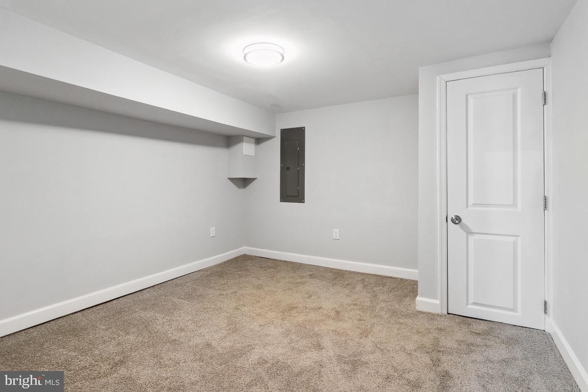 BROADWAY EAST - Residential