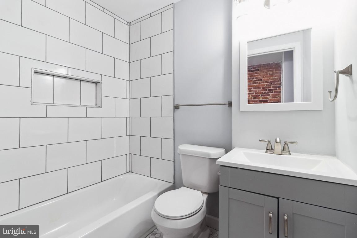 BROADWAY EAST - Residential