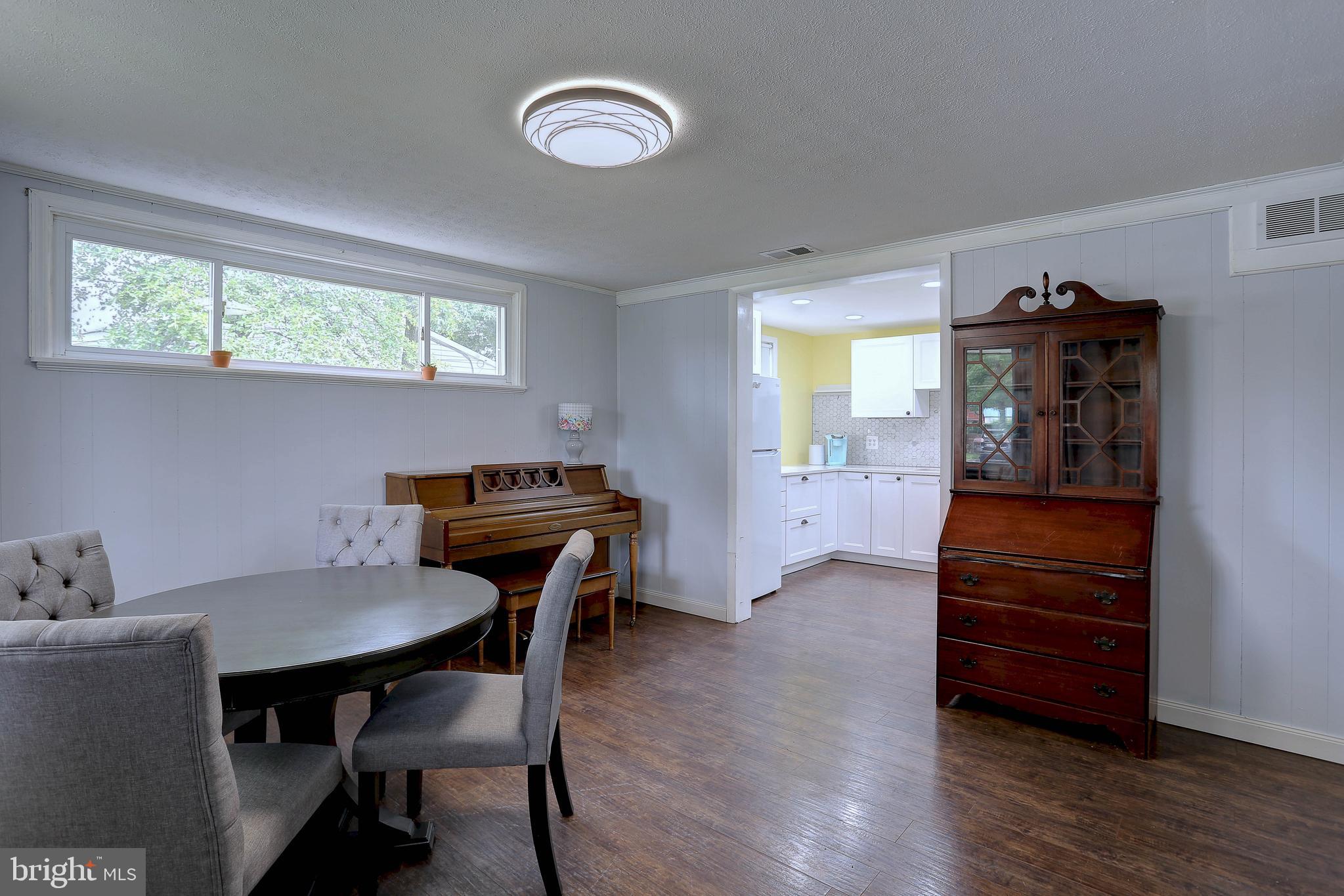 SOMERSET - Residential