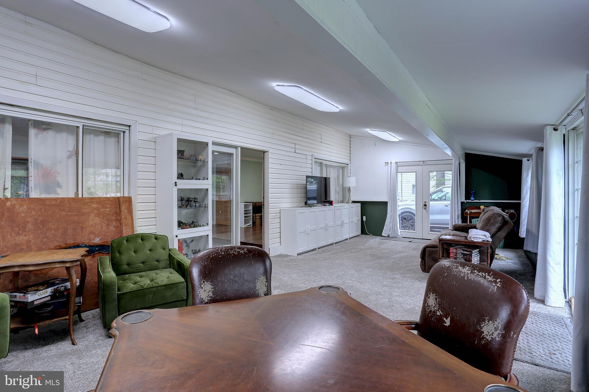 SOMERSET - Residential