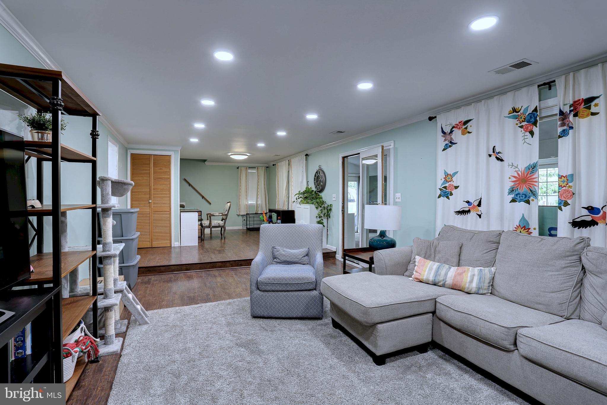 SOMERSET - Residential