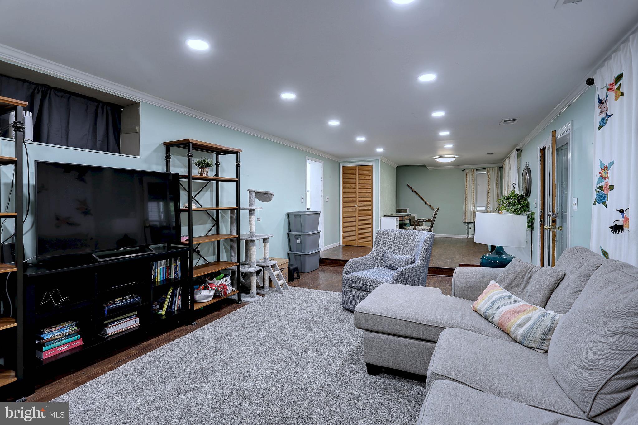 SOMERSET - Residential