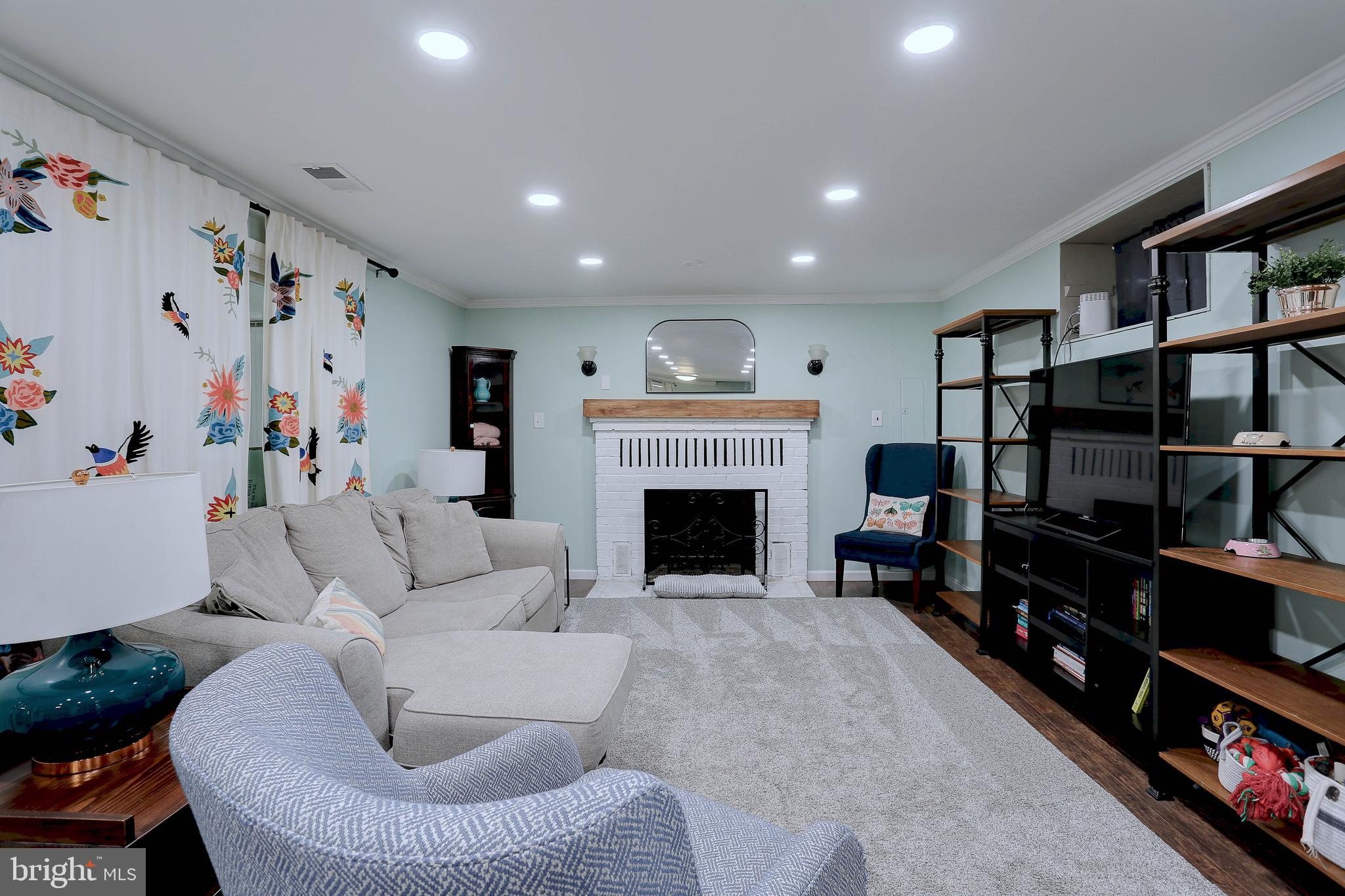 SOMERSET - Residential