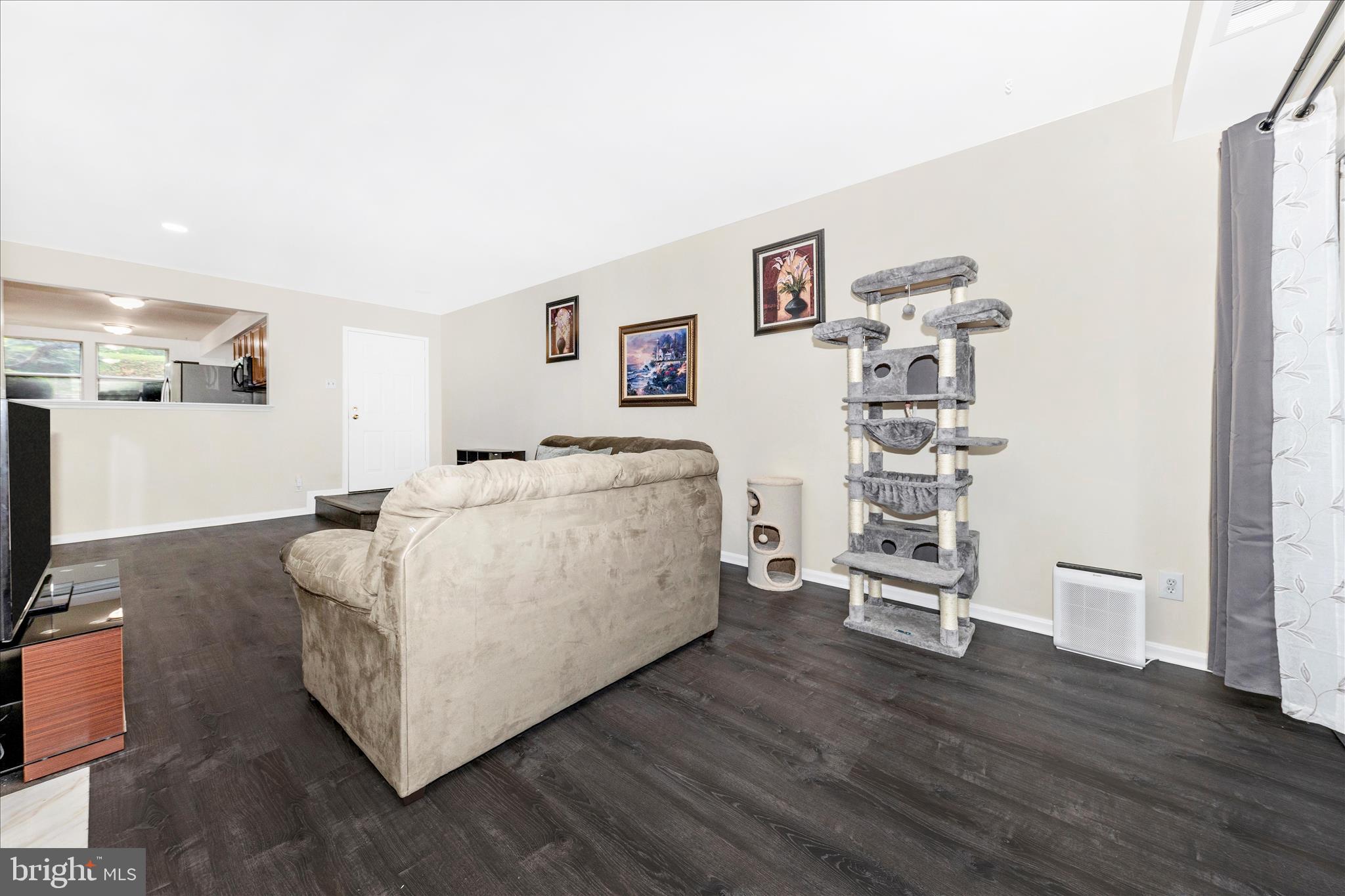 20319 BEACONFIELD TERRACE 2