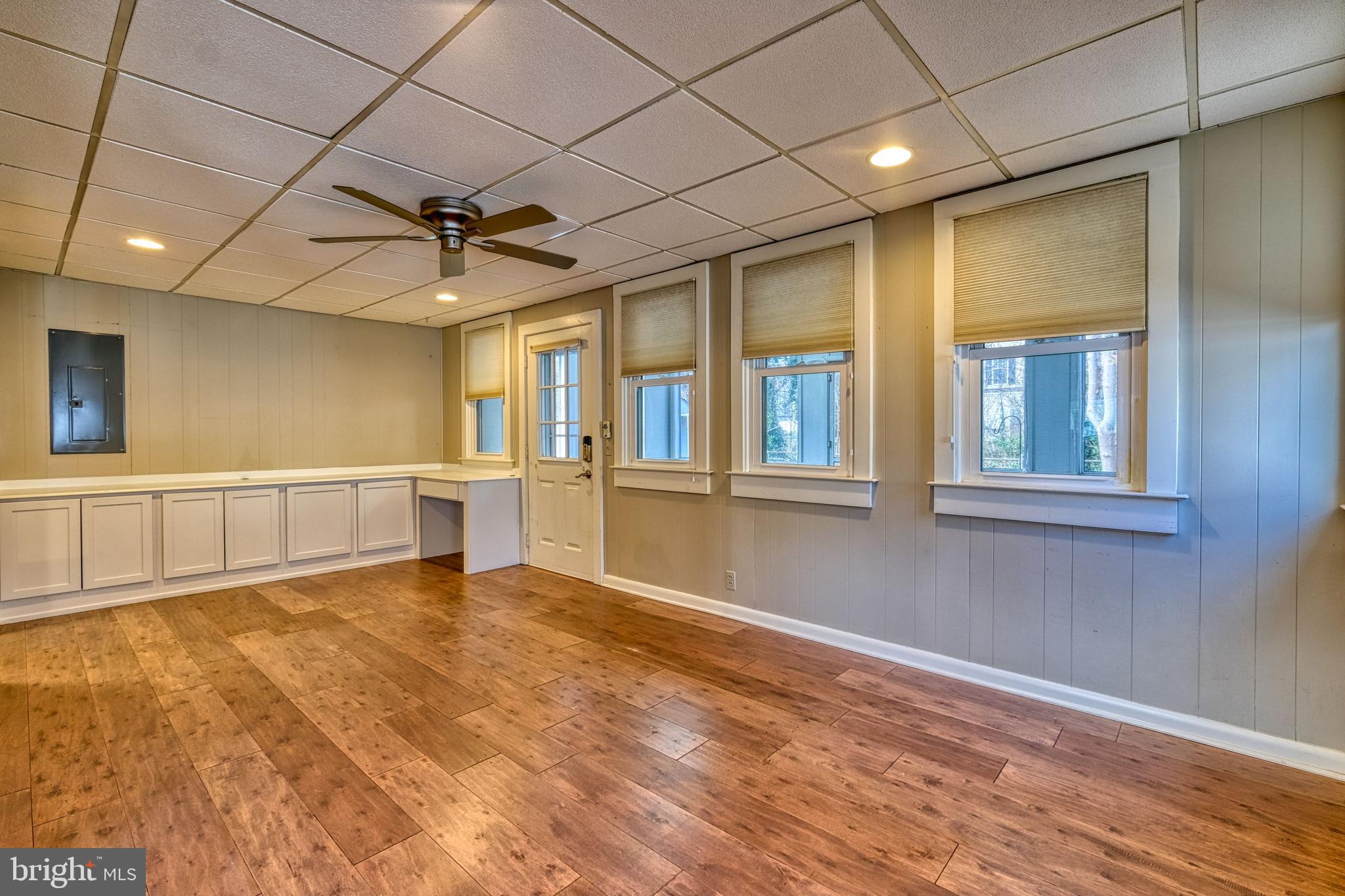 MUNROE GARDENS - Residential