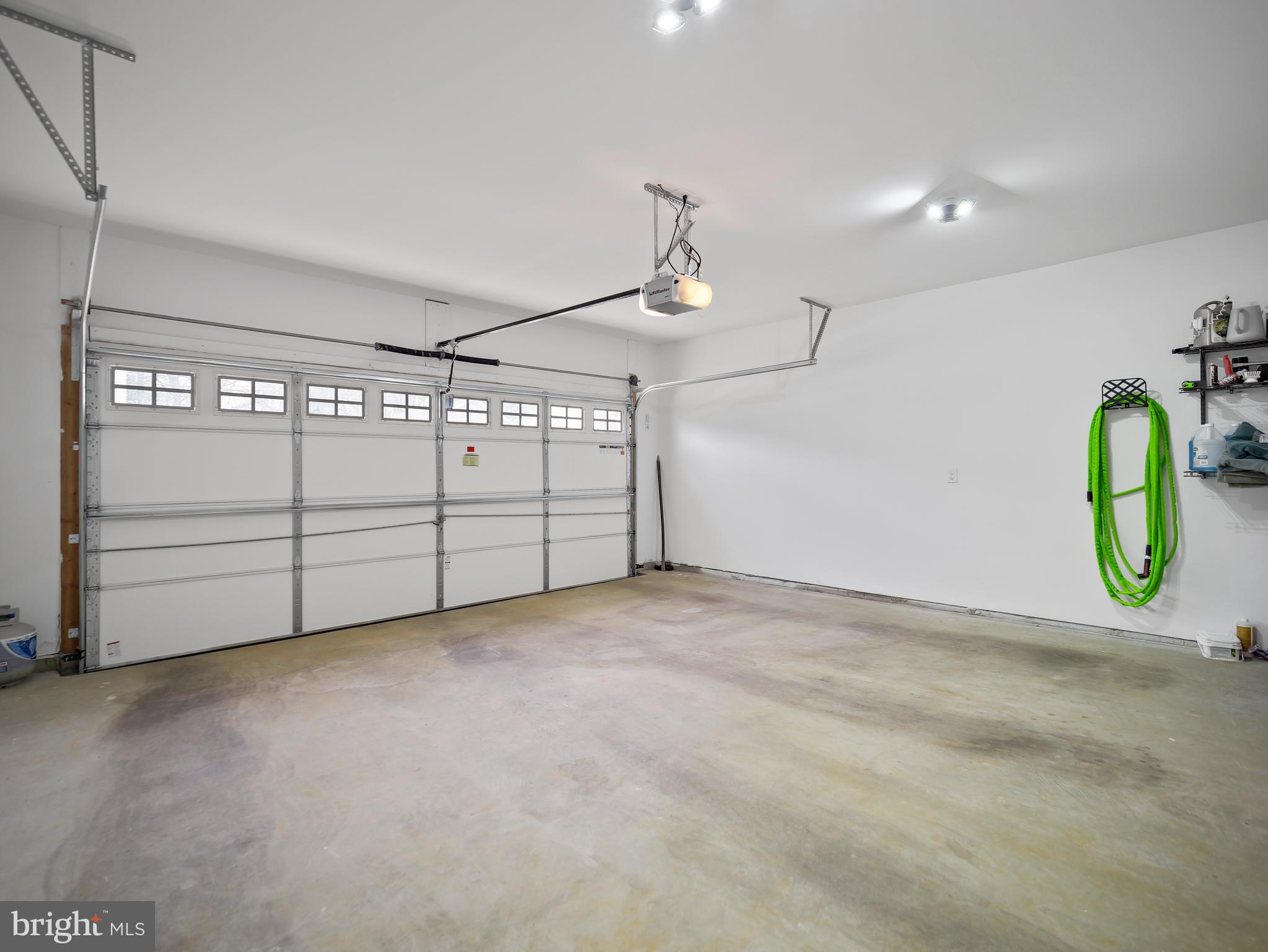 RED HILL - Residential