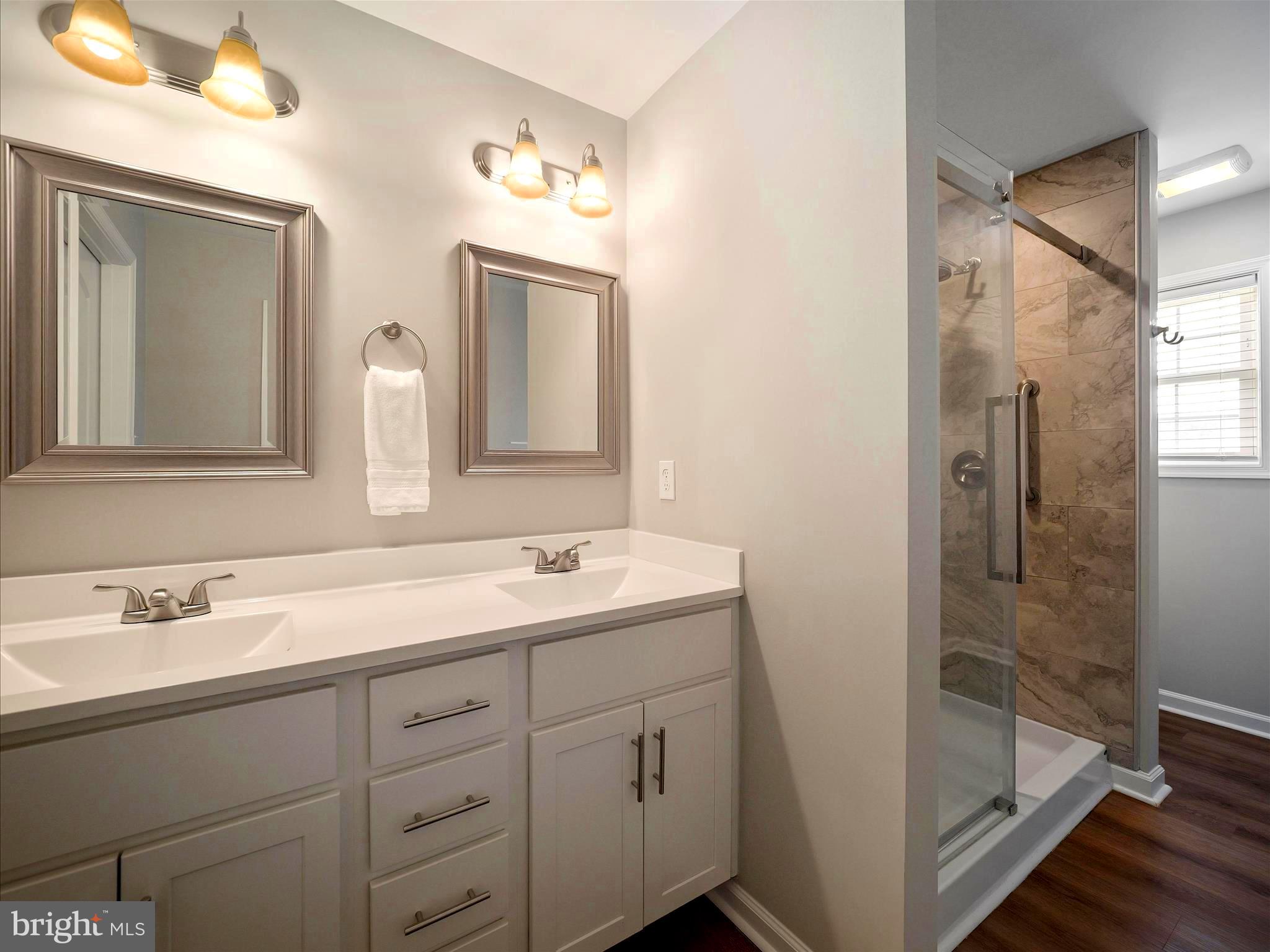 RED HILL - Residential