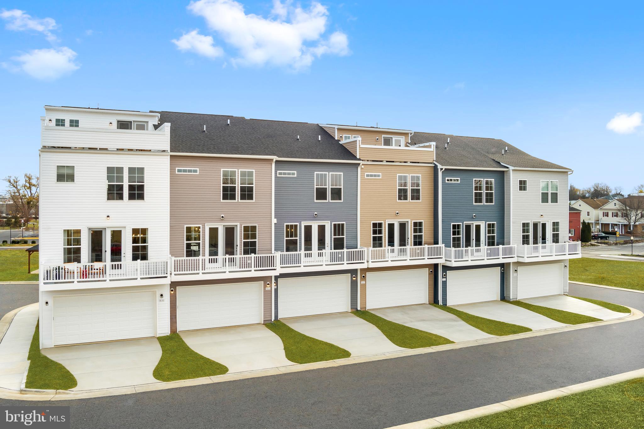 LOFTS AT CREEKSIDE - Residential