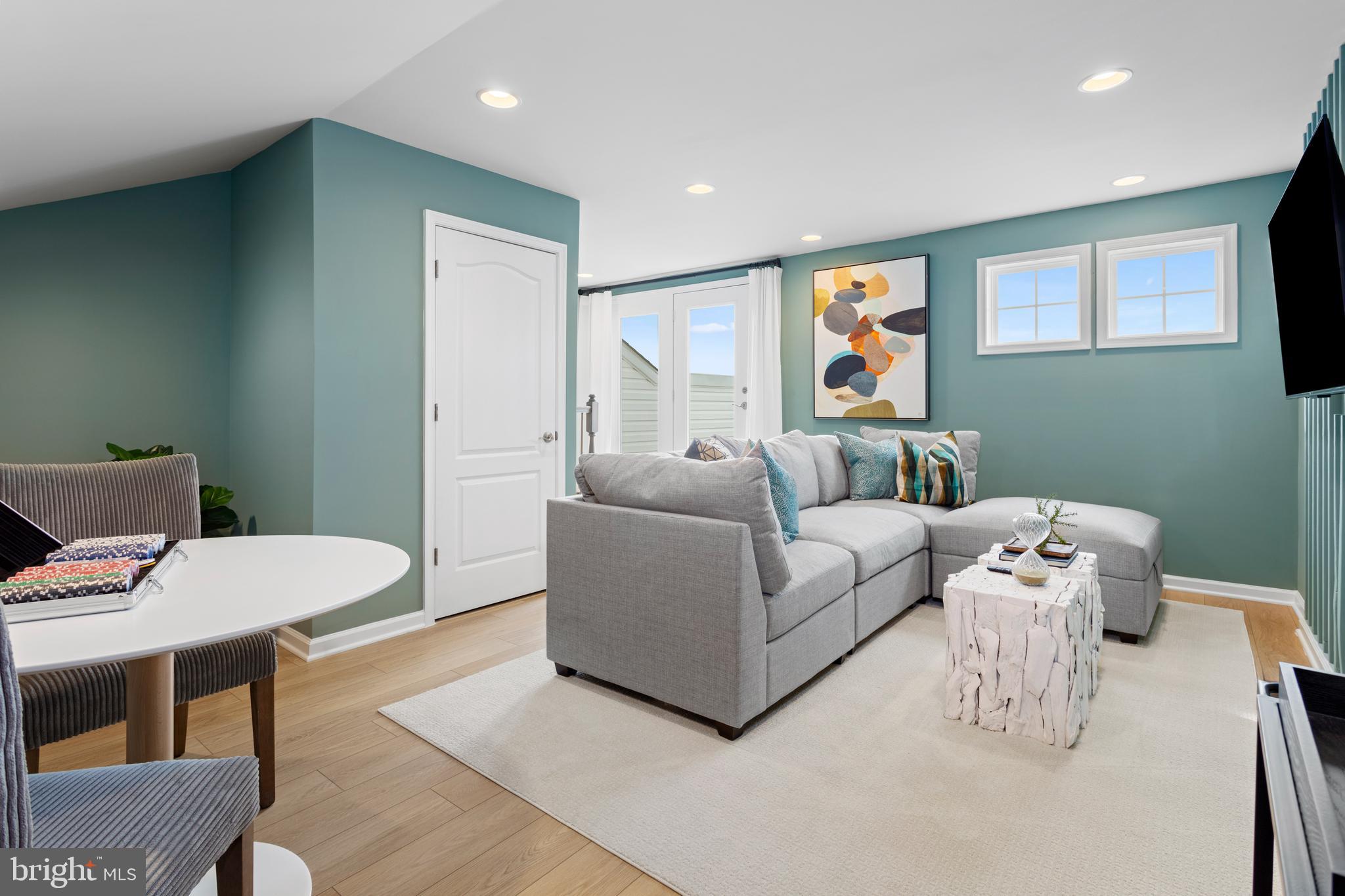 LOFTS AT CREEKSIDE - Residential