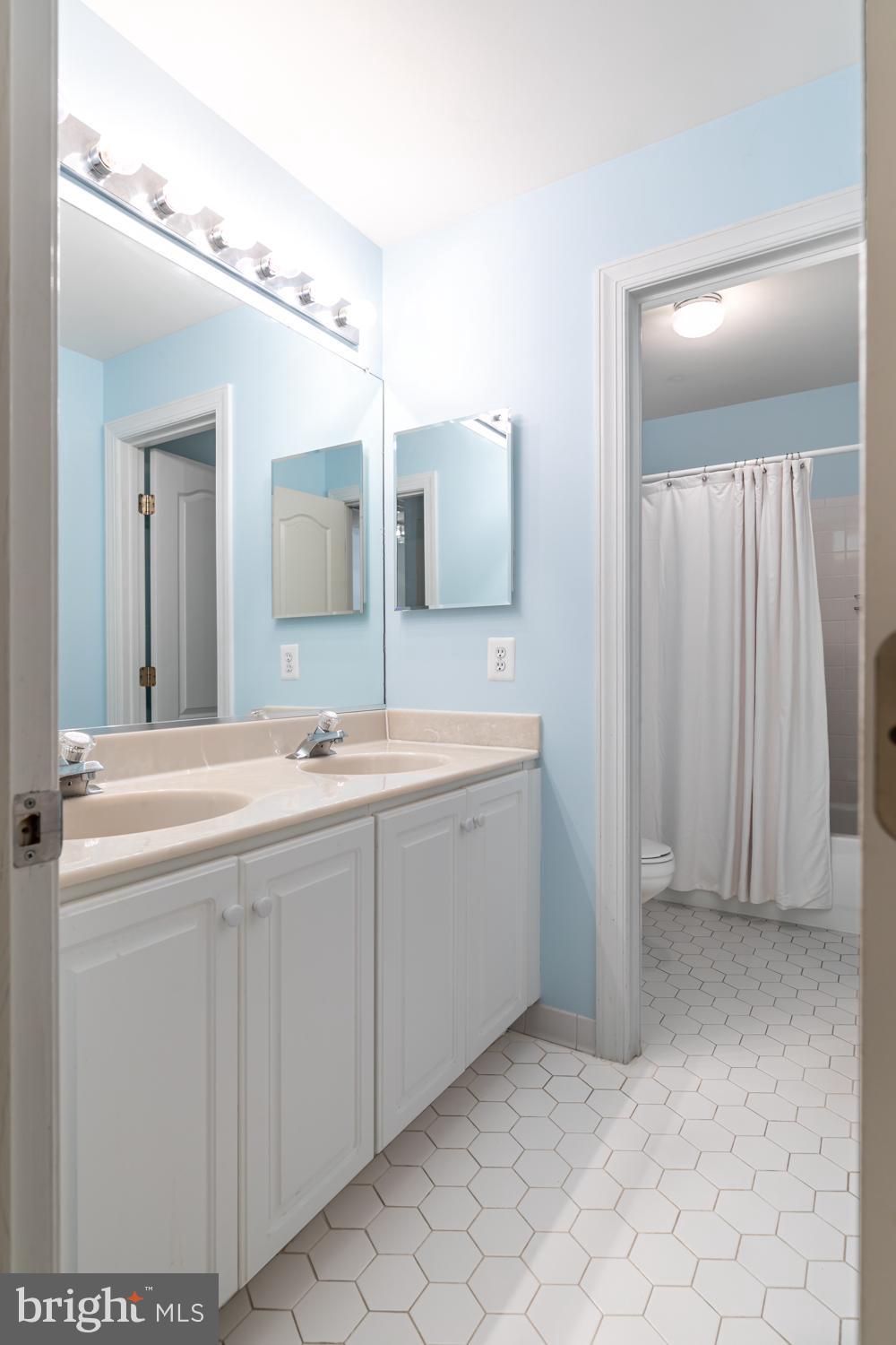 TIMBERLAKE ESTATES - Residential