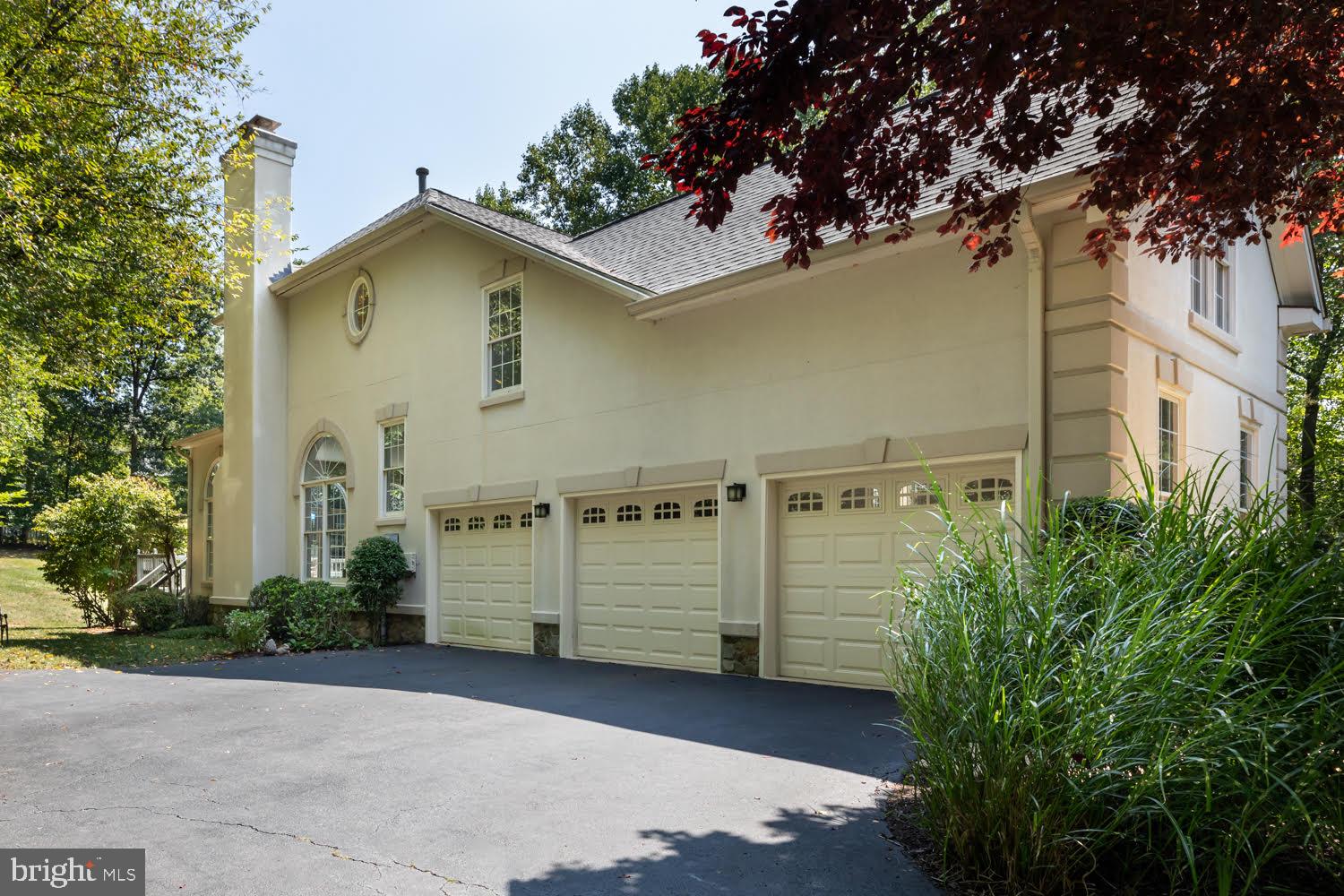 TIMBERLAKE ESTATES - Residential