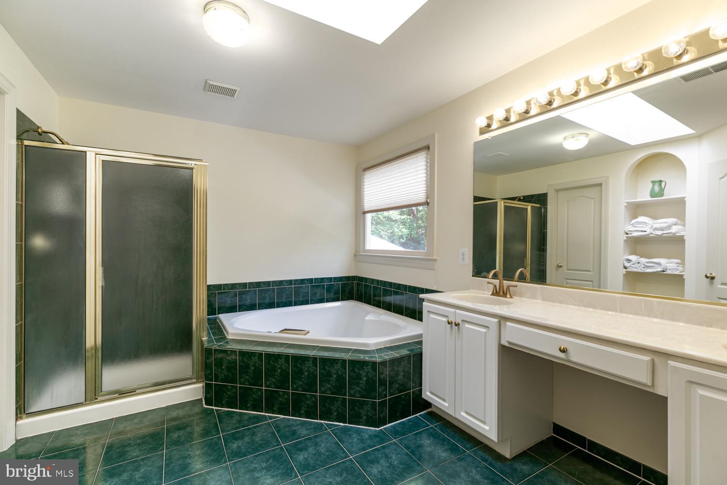 TIMBERLAKE ESTATES - Residential