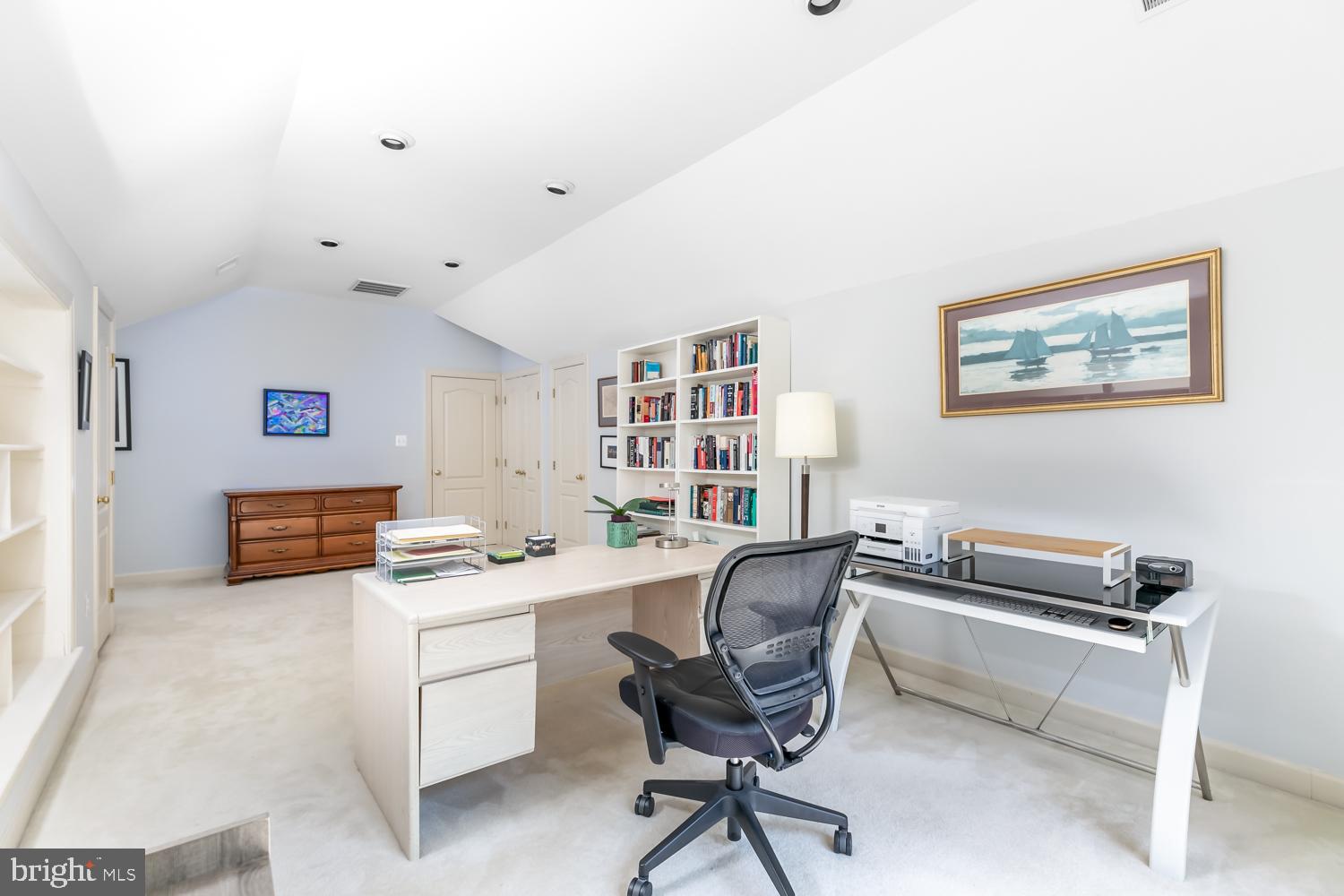 TIMBERLAKE ESTATES - Residential