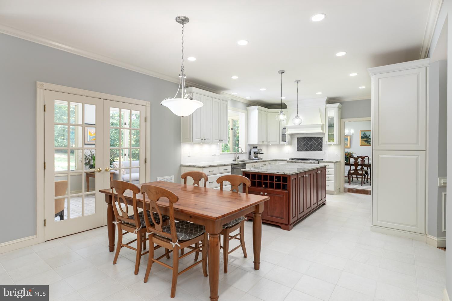 TIMBERLAKE ESTATES - Residential