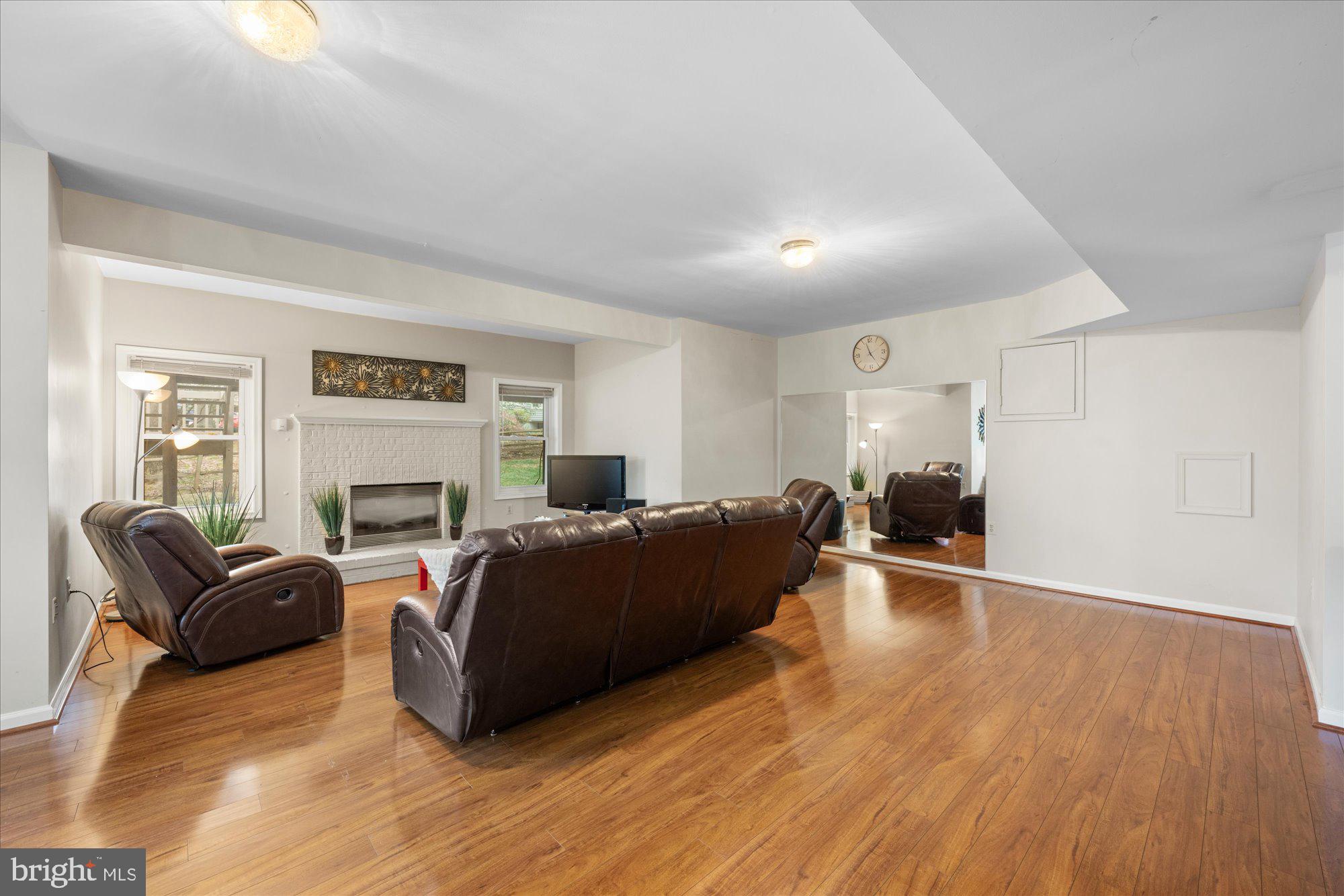 CHANTILLY HIGHLANDS - Residential