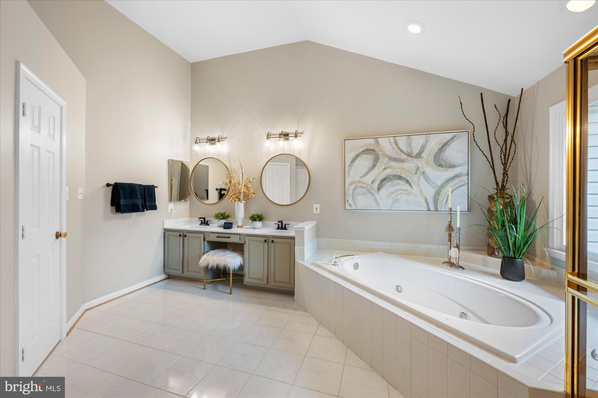 CHANTILLY HIGHLANDS - Residential