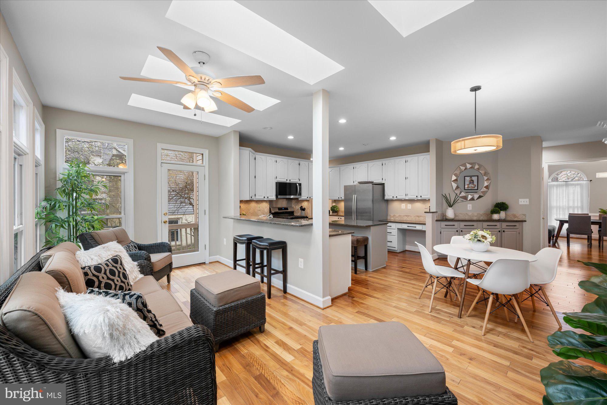 CHANTILLY HIGHLANDS - Residential