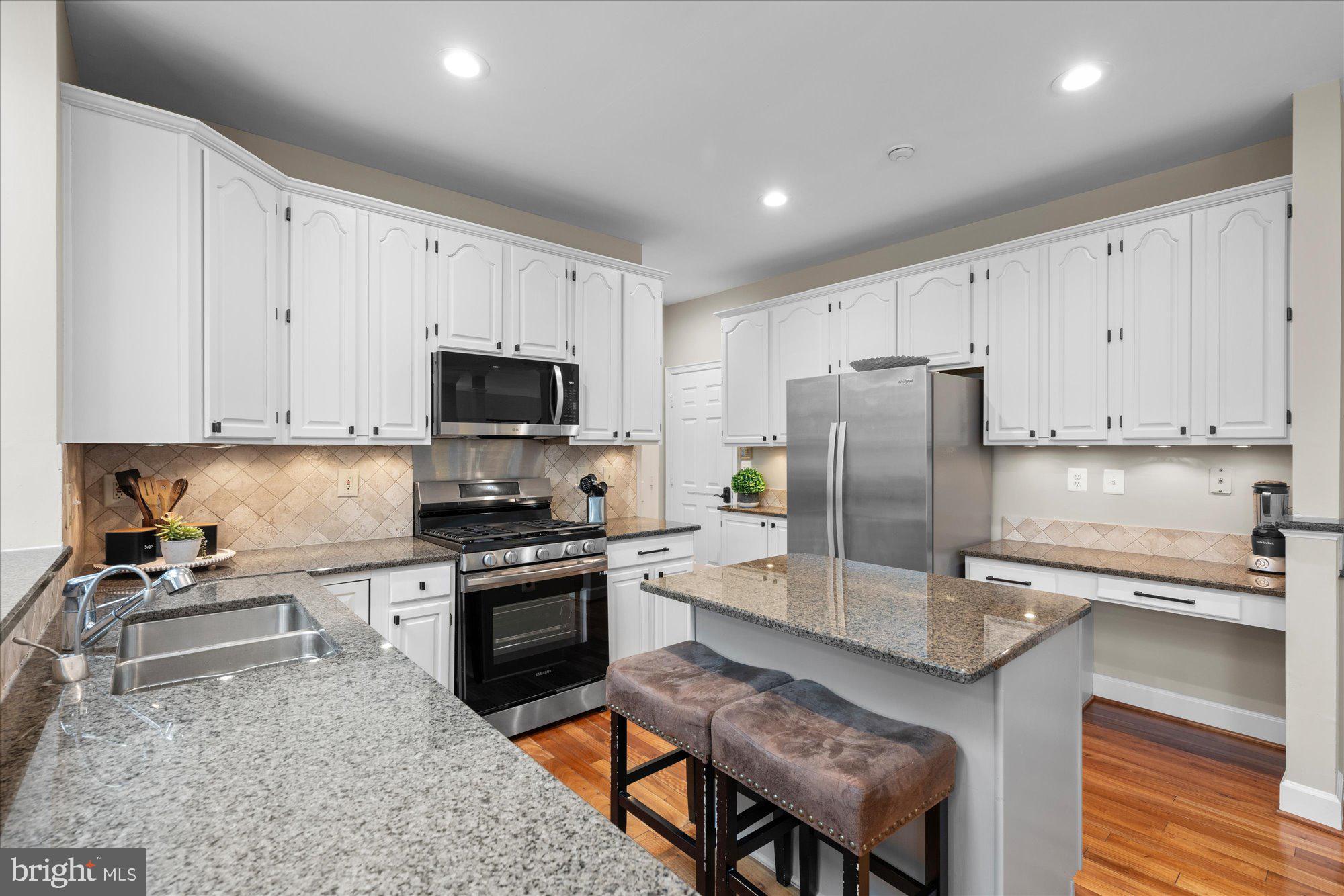 CHANTILLY HIGHLANDS - Residential