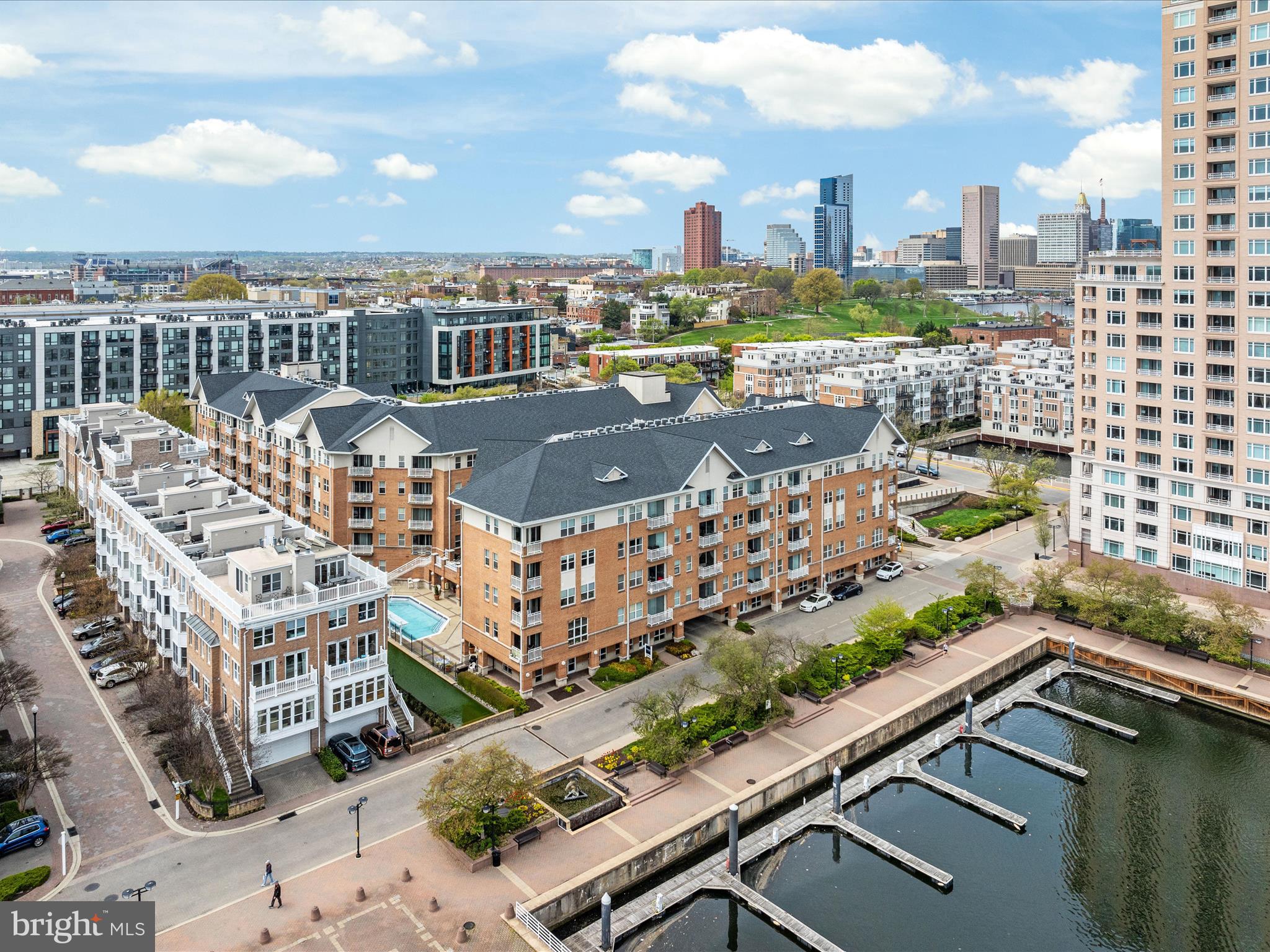 PIERSIDE AT HARBORVIEW - Residential