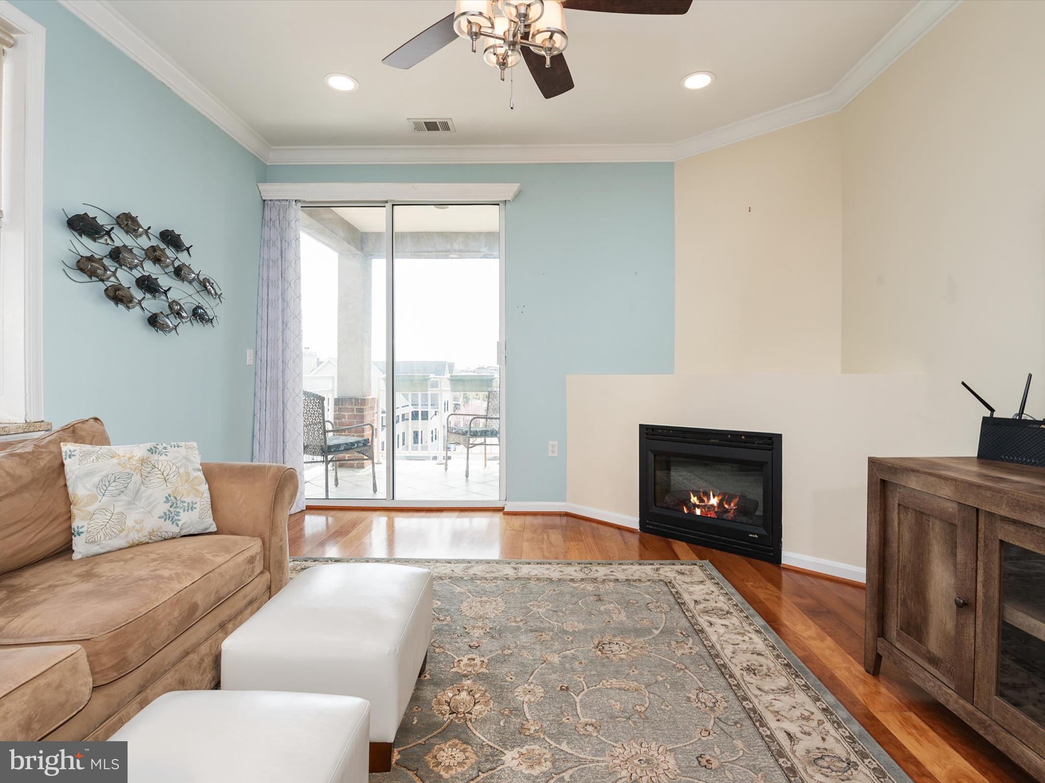 PIERSIDE AT HARBORVIEW - Residential