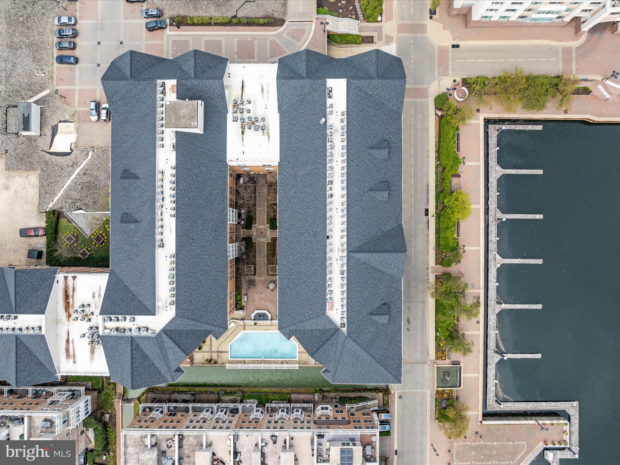 PIERSIDE AT HARBORVIEW - Residential