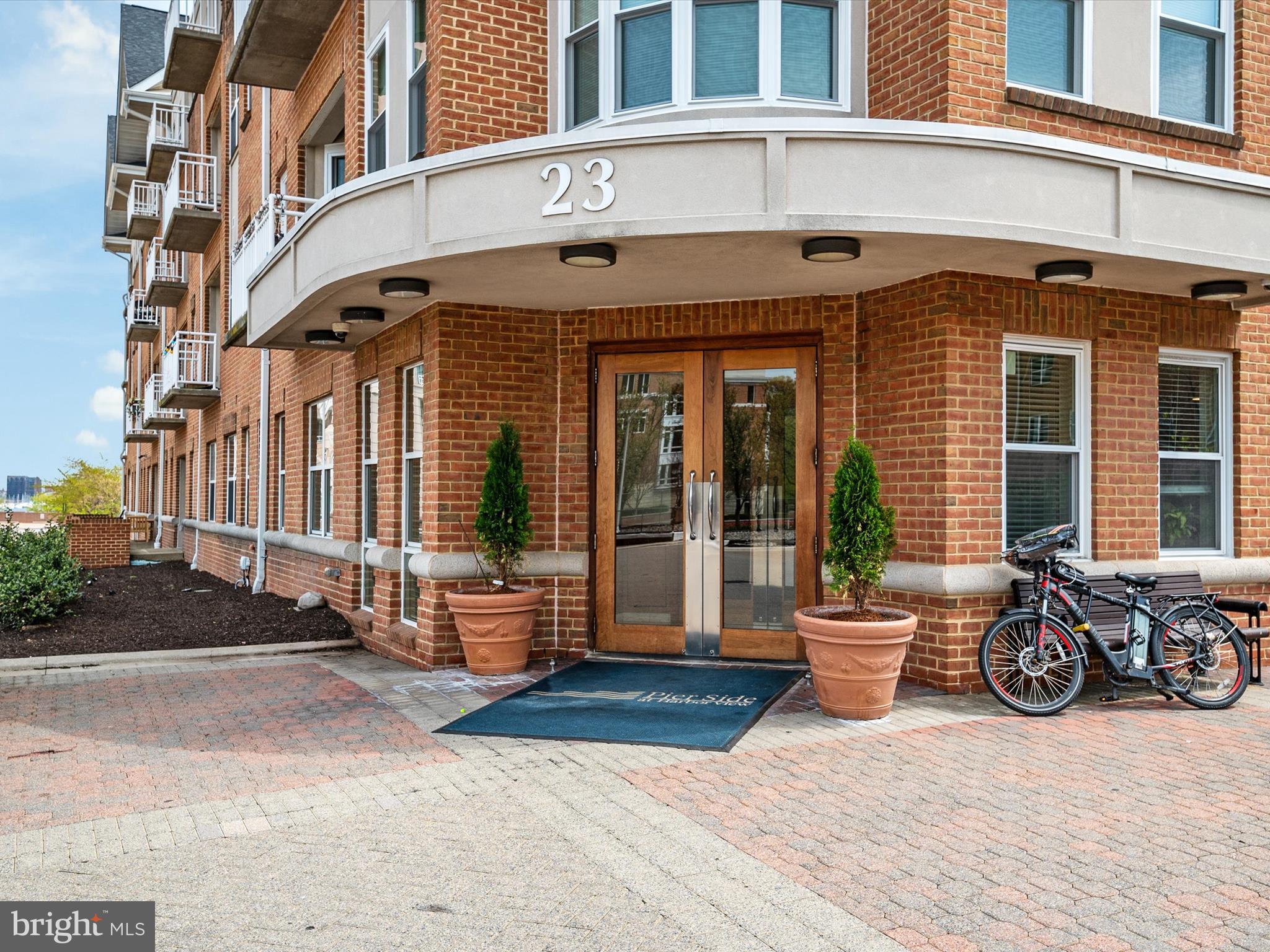 PIERSIDE AT HARBORVIEW - Residential