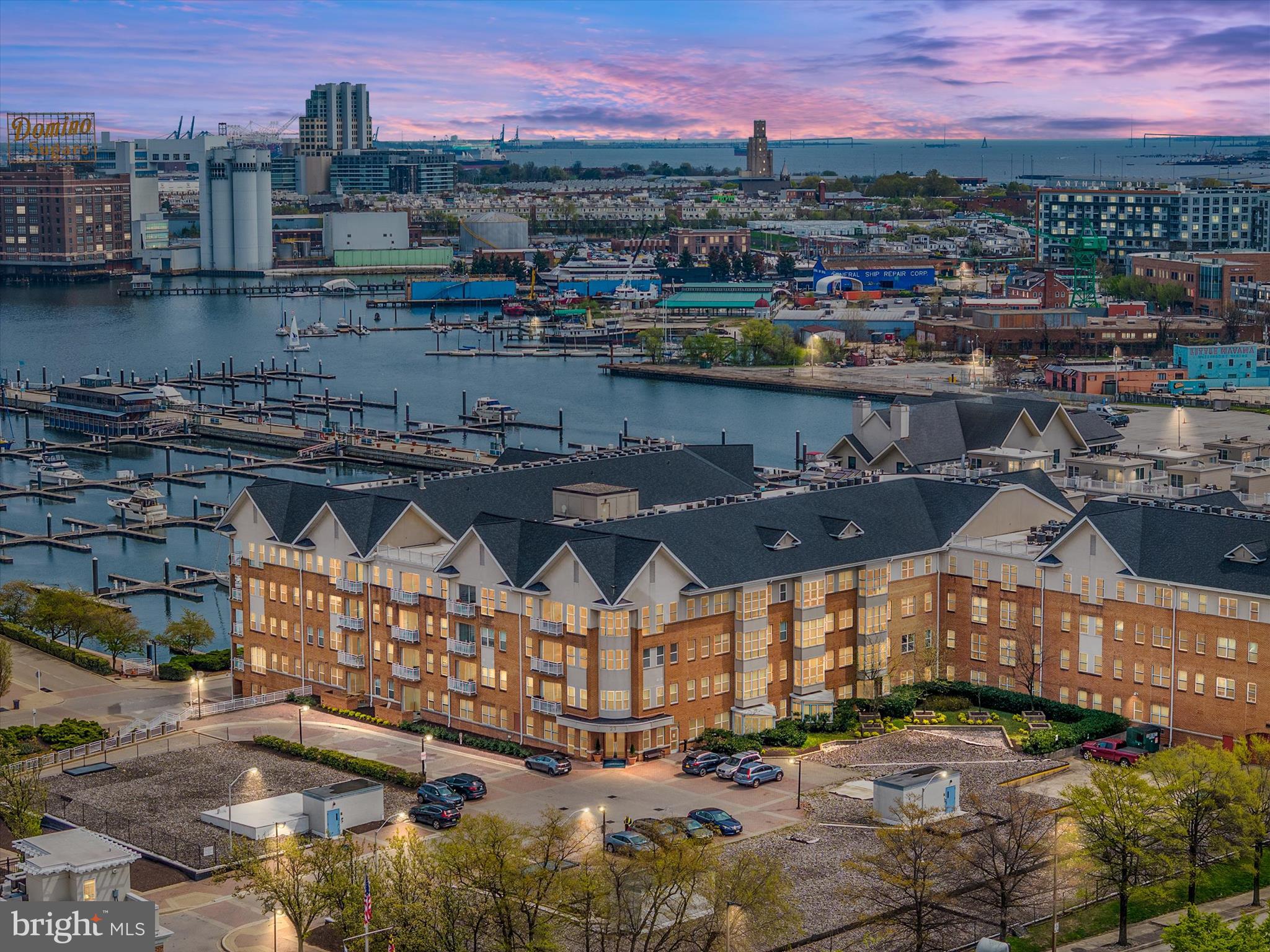 PIERSIDE AT HARBORVIEW - Residential