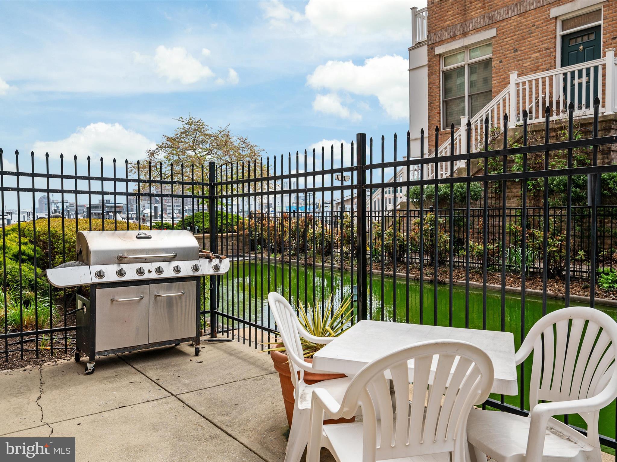 PIERSIDE AT HARBORVIEW - Residential