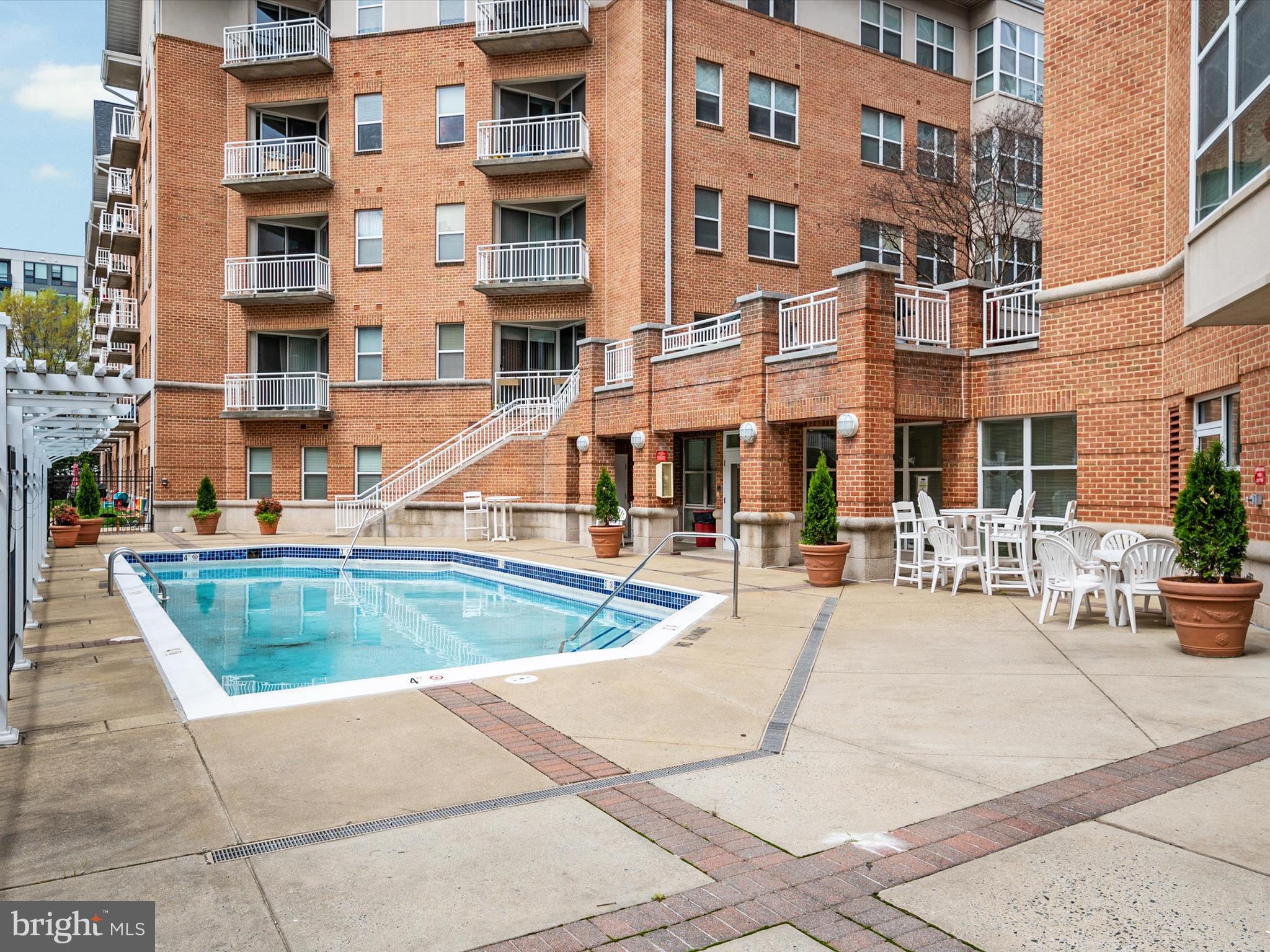 PIERSIDE AT HARBORVIEW - Residential
