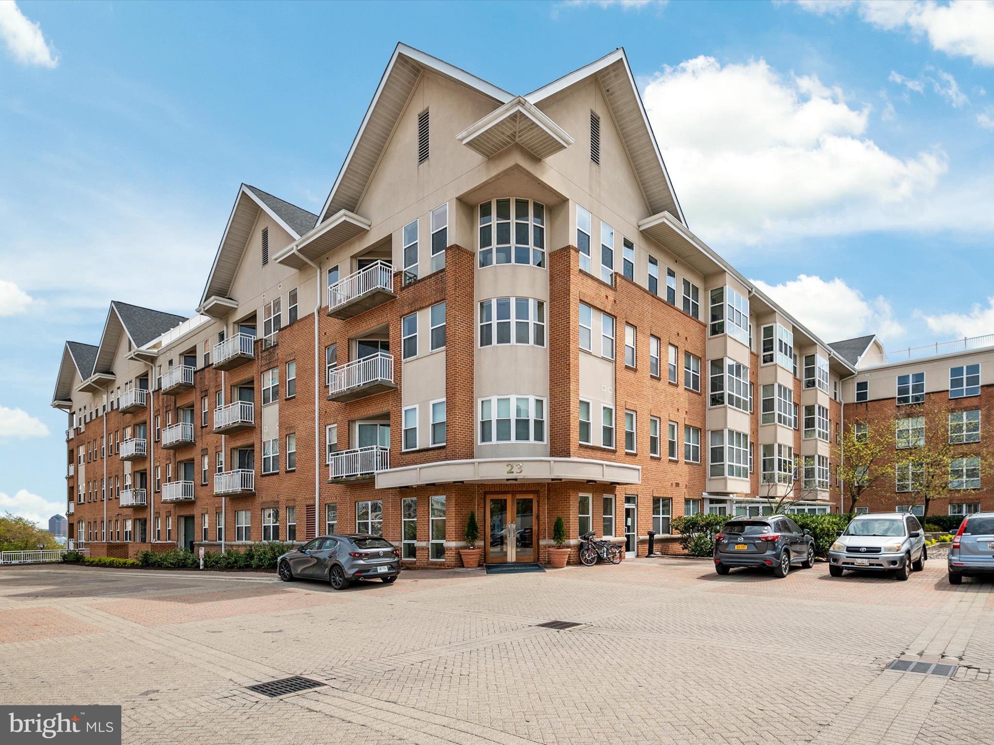 PIERSIDE AT HARBORVIEW - Residential