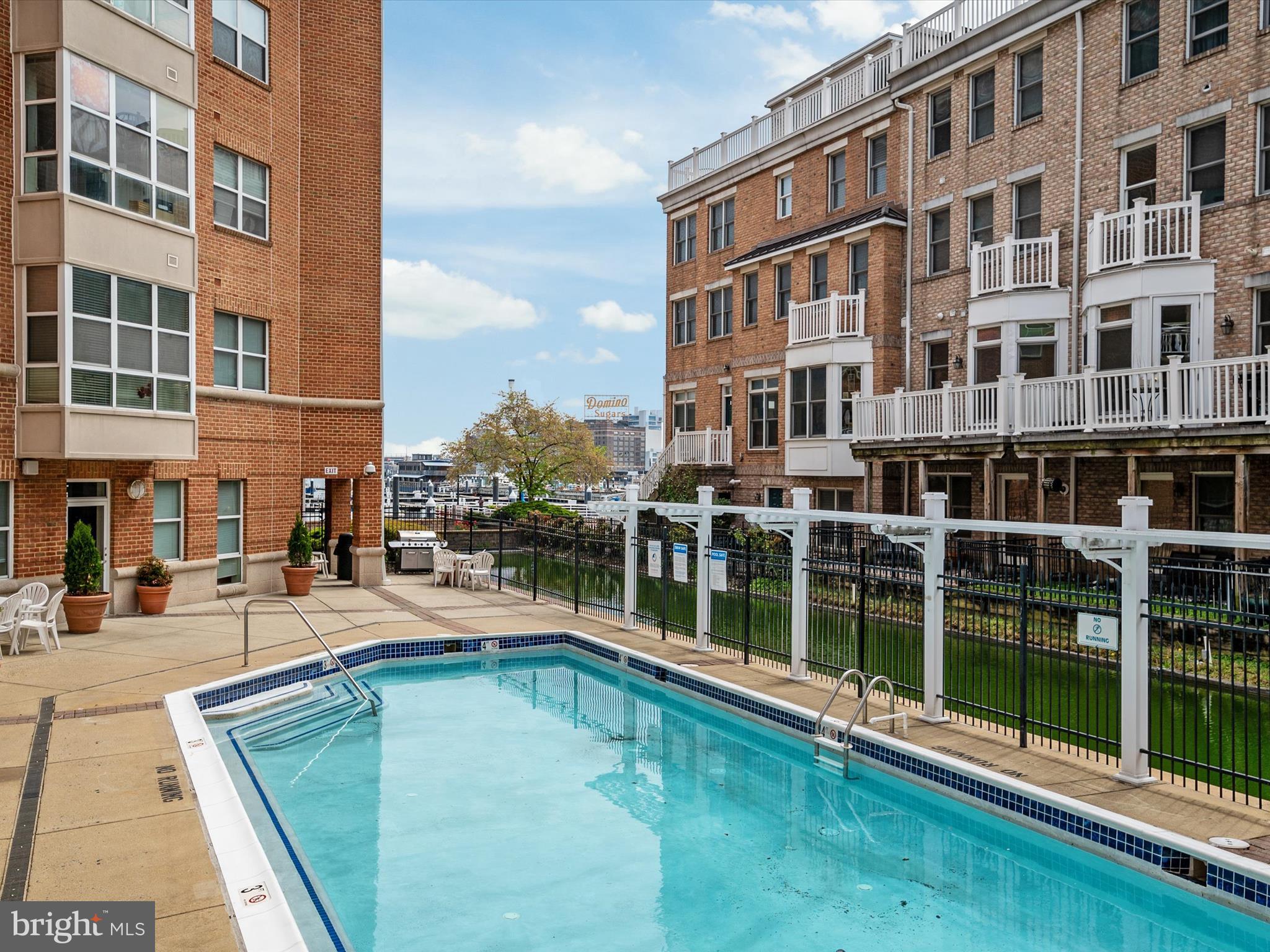 PIERSIDE AT HARBORVIEW - Residential