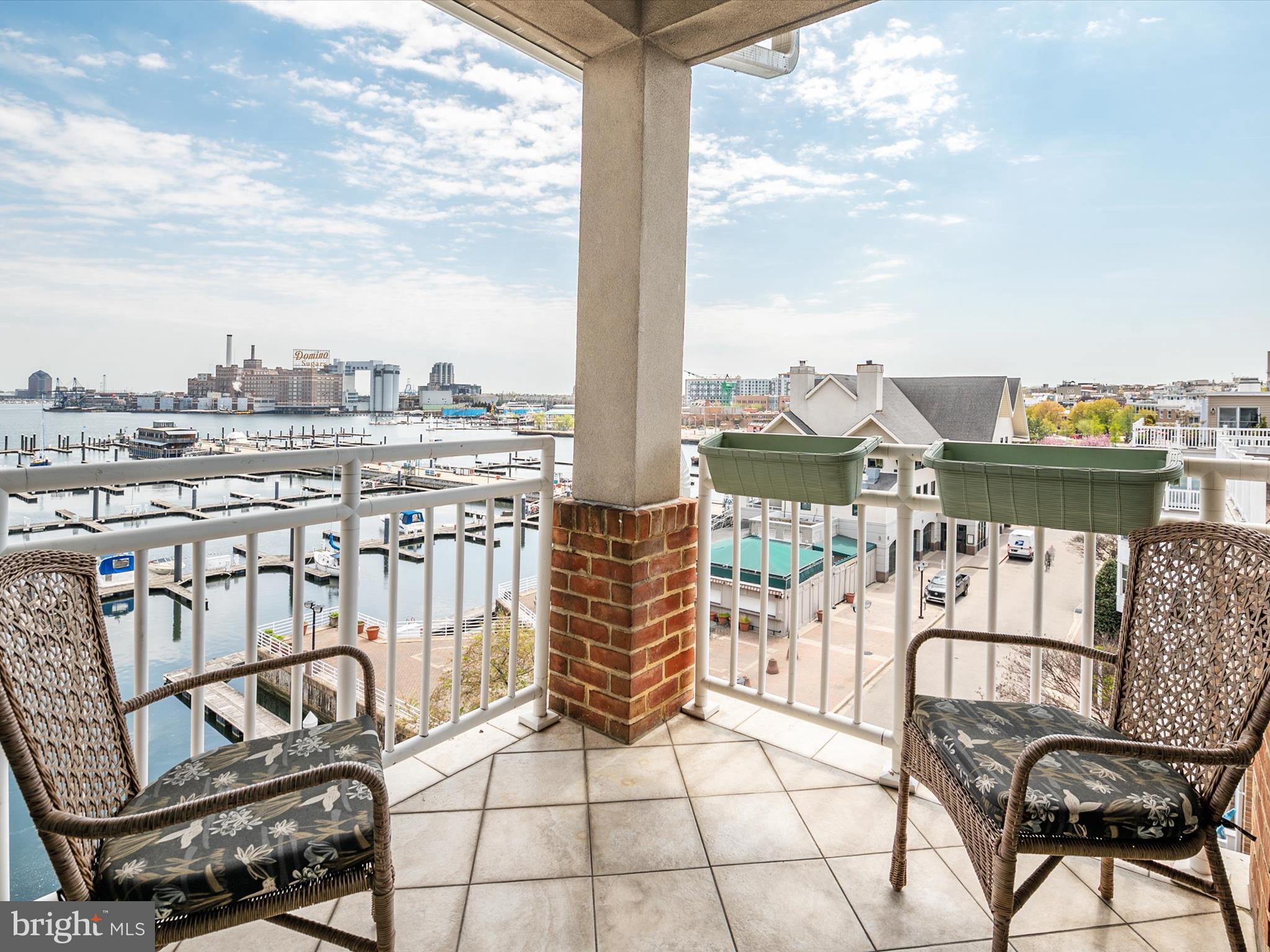 PIERSIDE AT HARBORVIEW - Residential