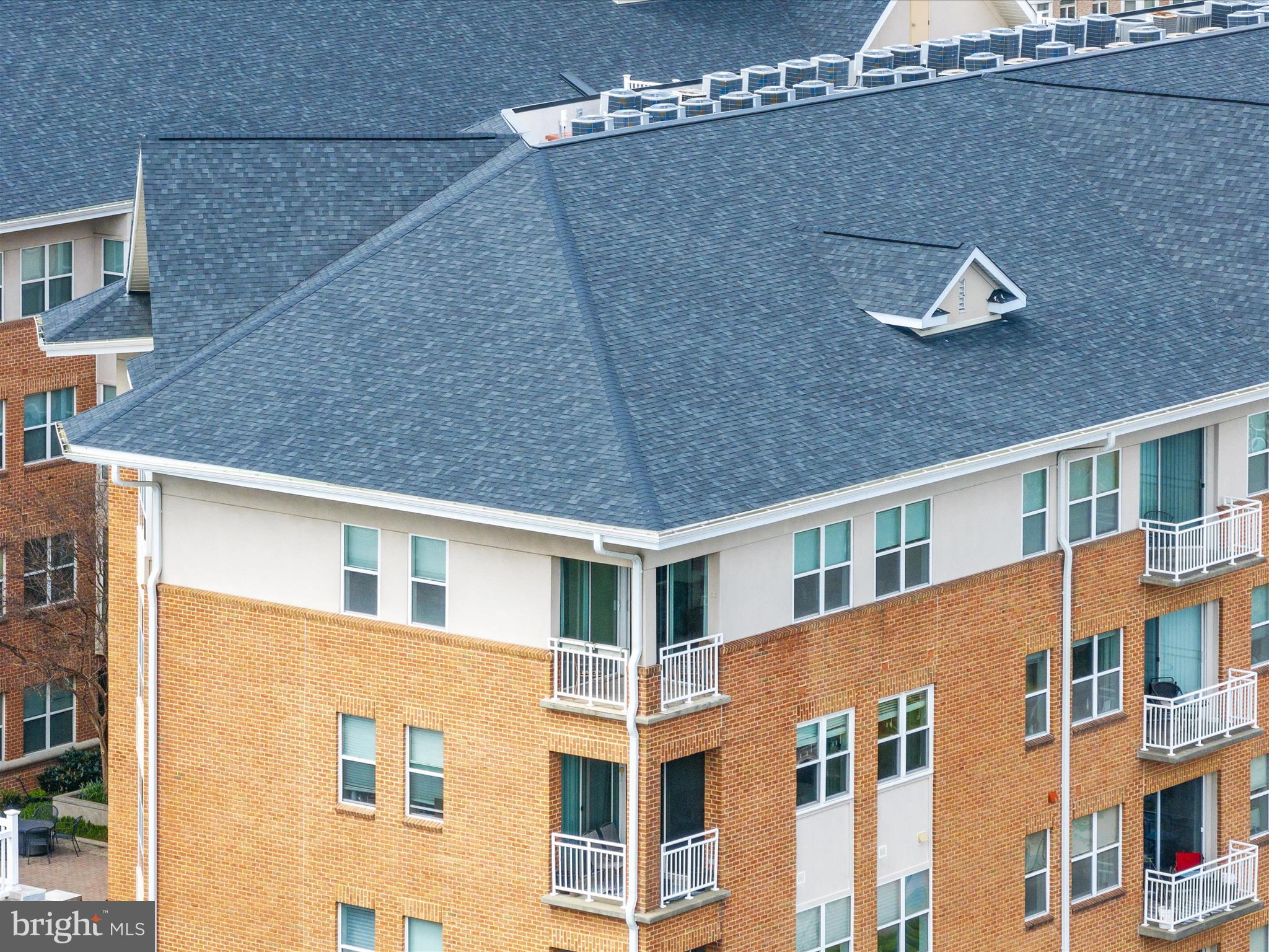 PIERSIDE AT HARBORVIEW - Residential