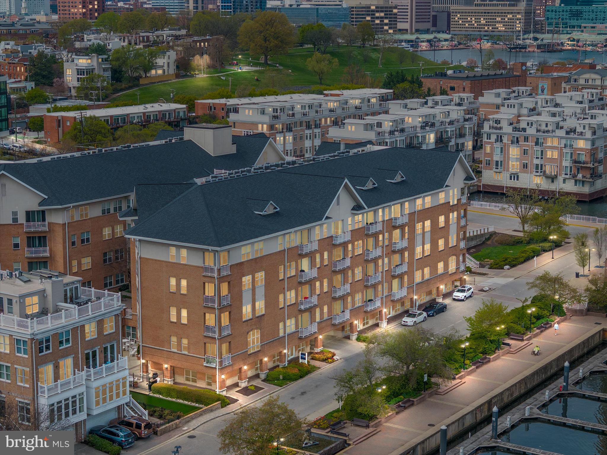 PIERSIDE AT HARBORVIEW - Residential