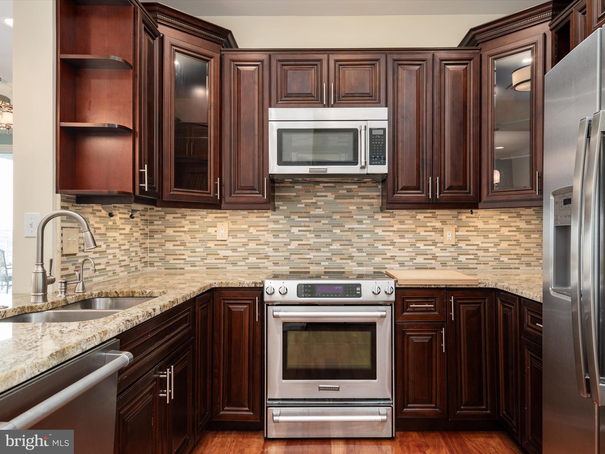 PIERSIDE AT HARBORVIEW - Residential