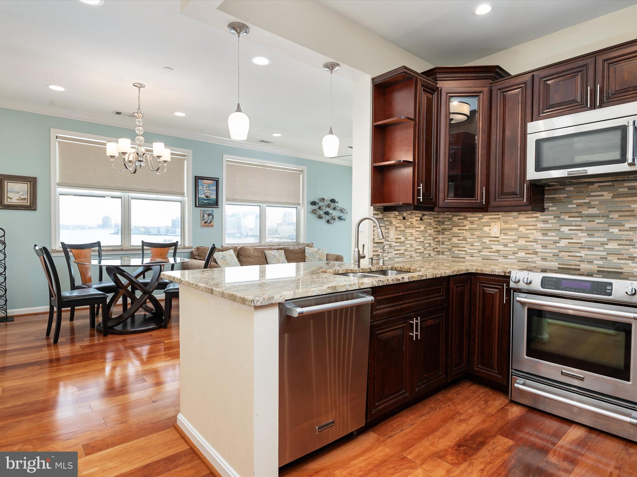 PIERSIDE AT HARBORVIEW - Residential