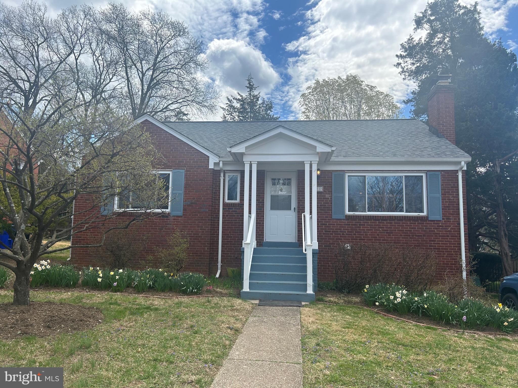 OVER LEE KNOLLS - Residential