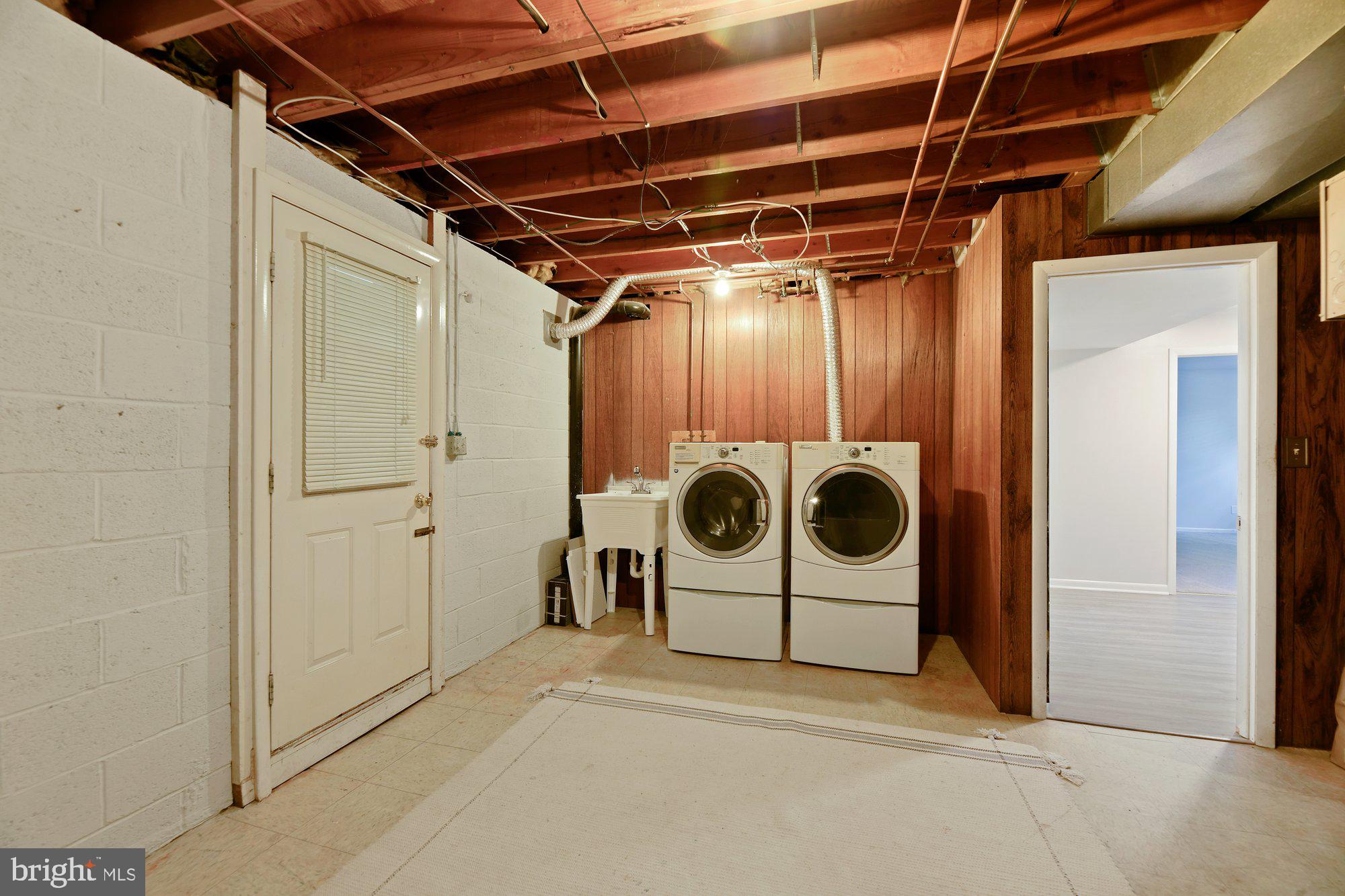 PARKVILLE/CARNEY - Residential