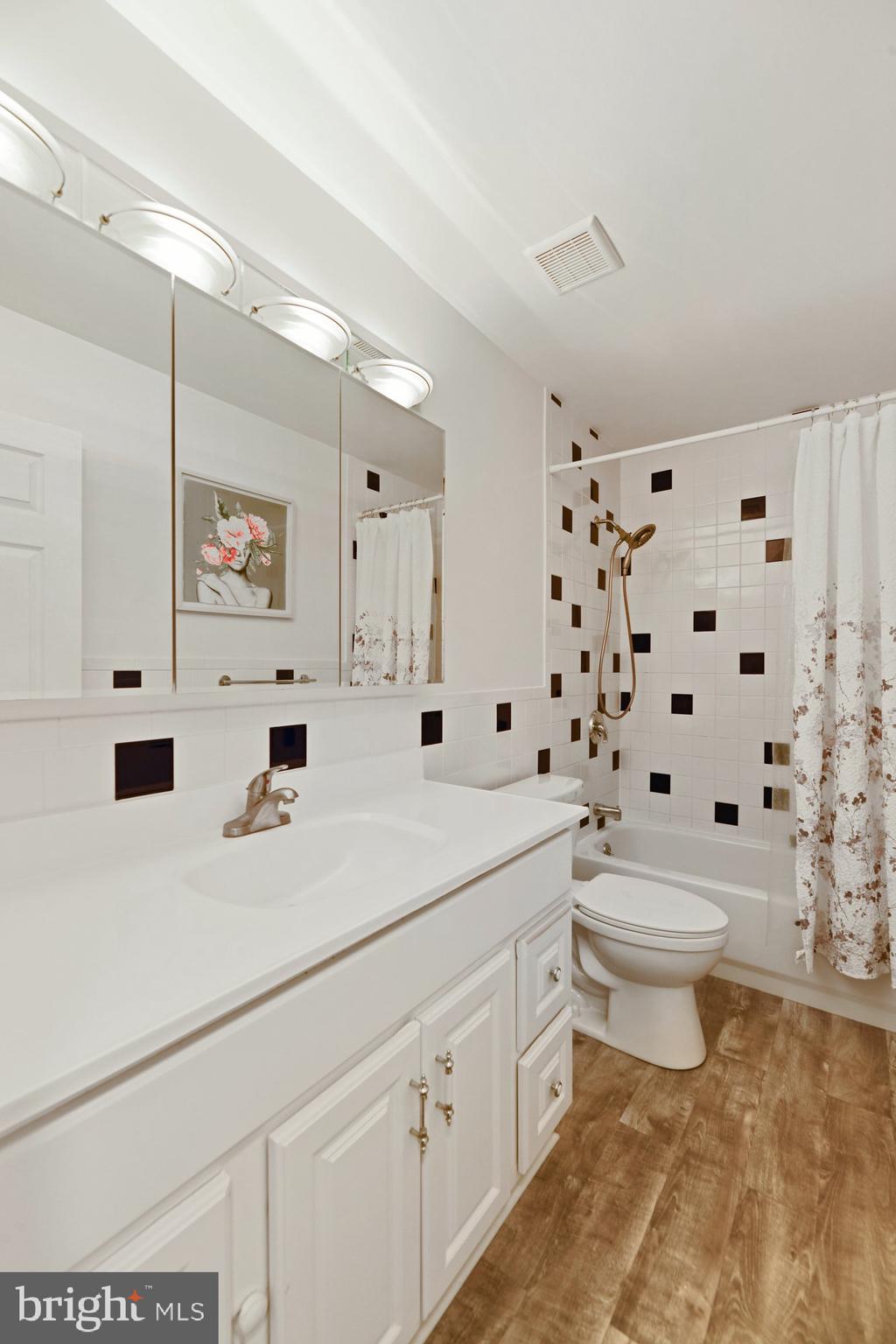 PARKVILLE/CARNEY - Residential