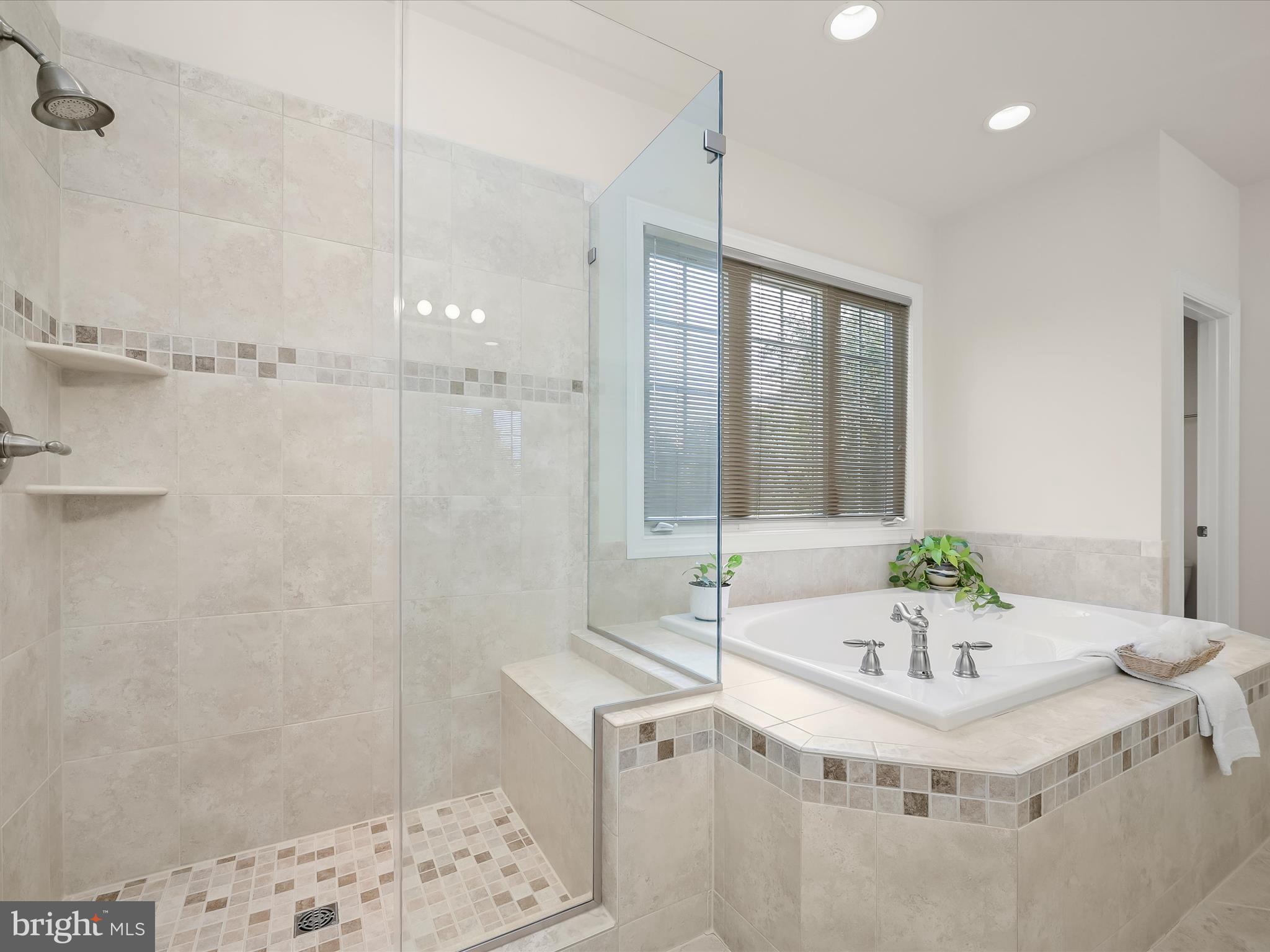 RIVERWOOD - Residential