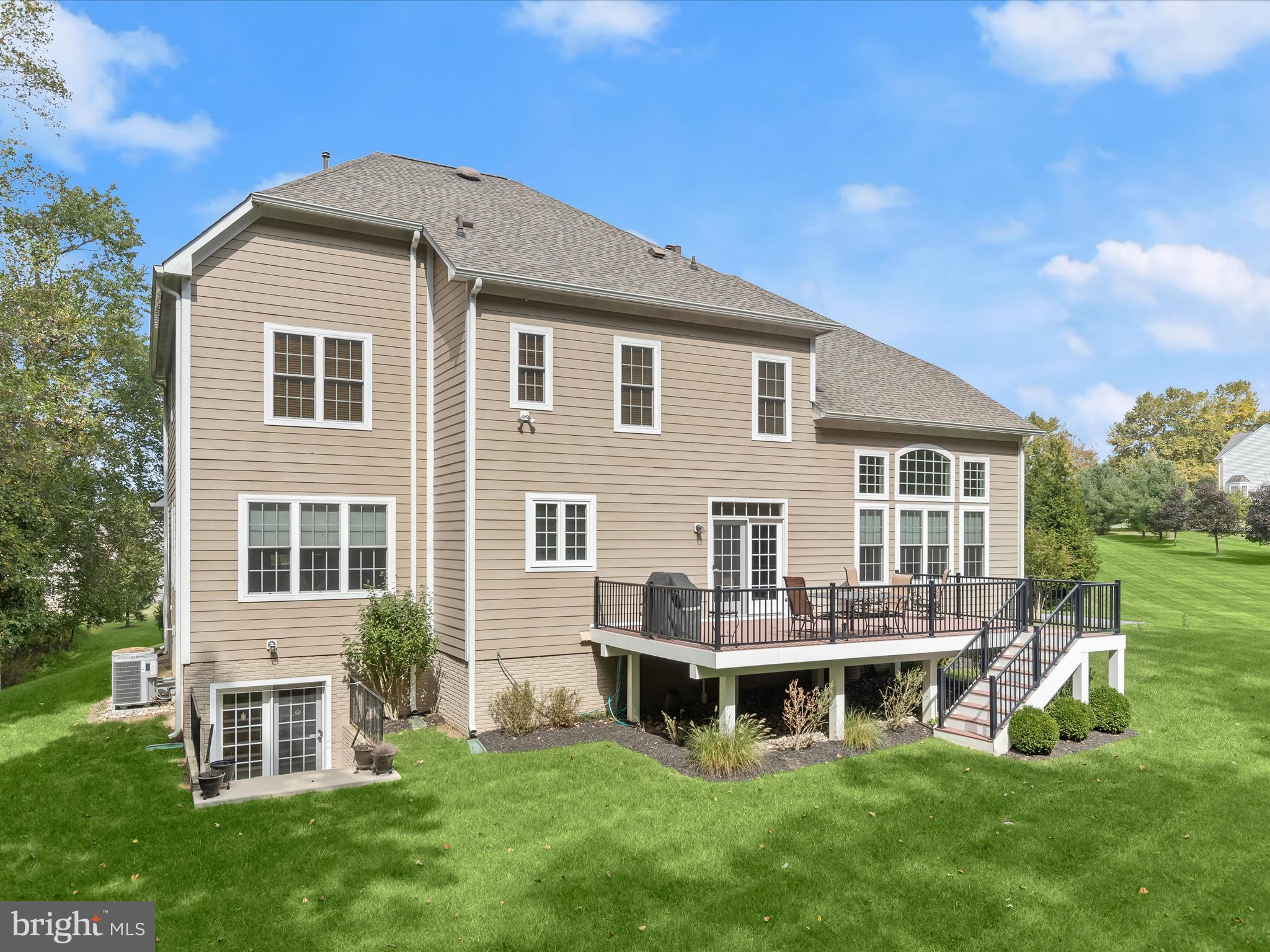 RIVERWOOD - Residential