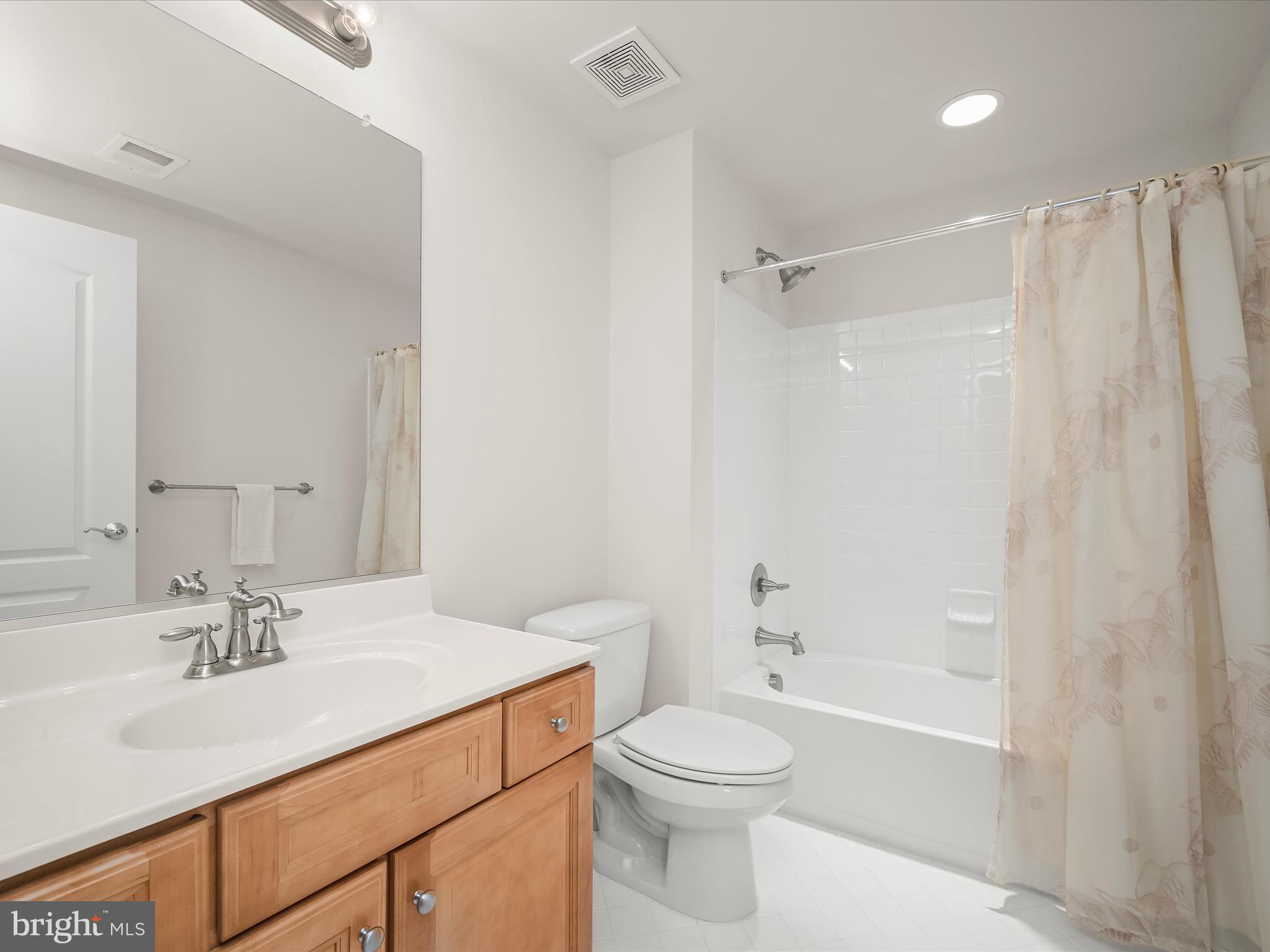 RIVERWOOD - Residential