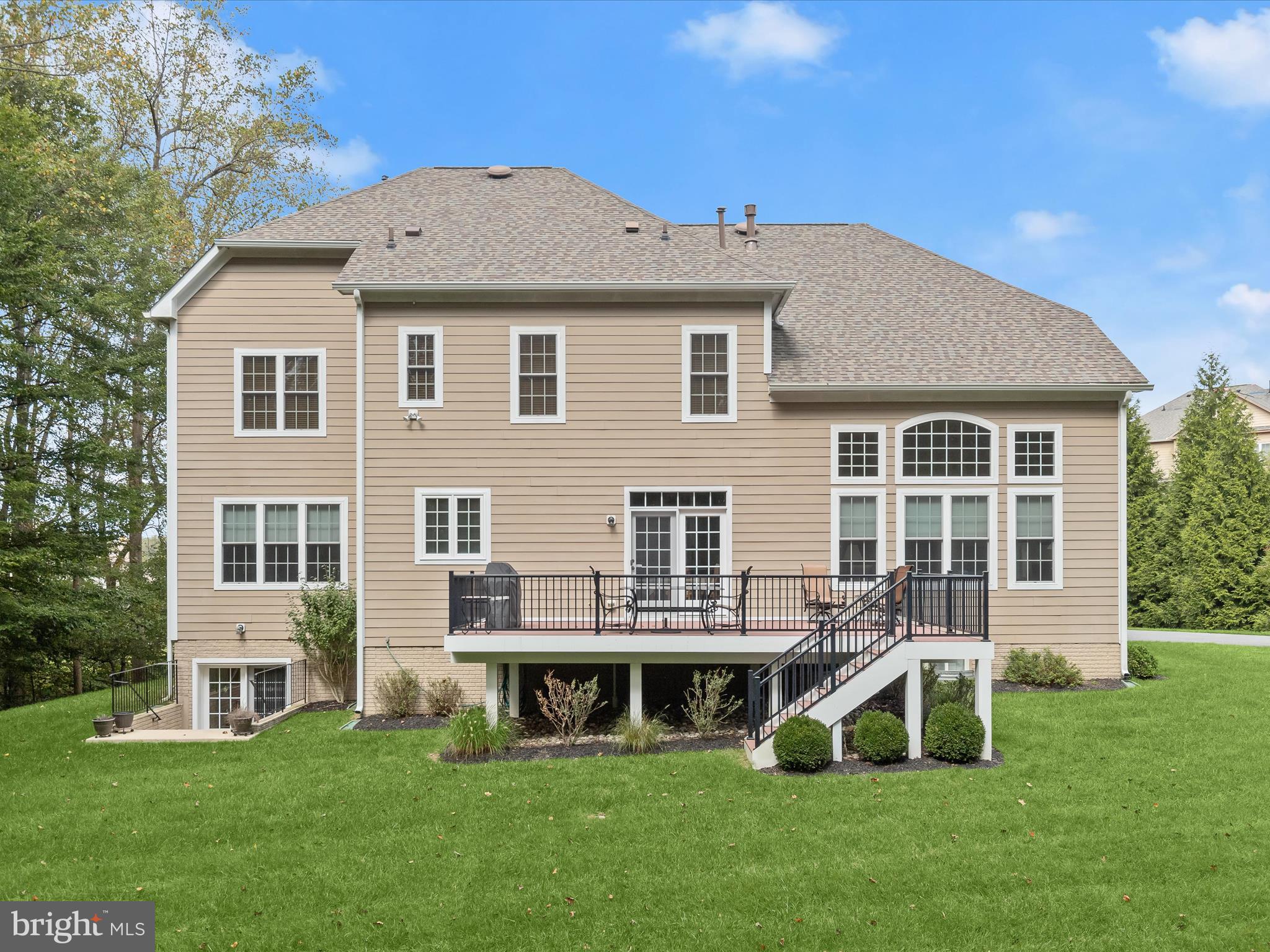 RIVERWOOD - Residential