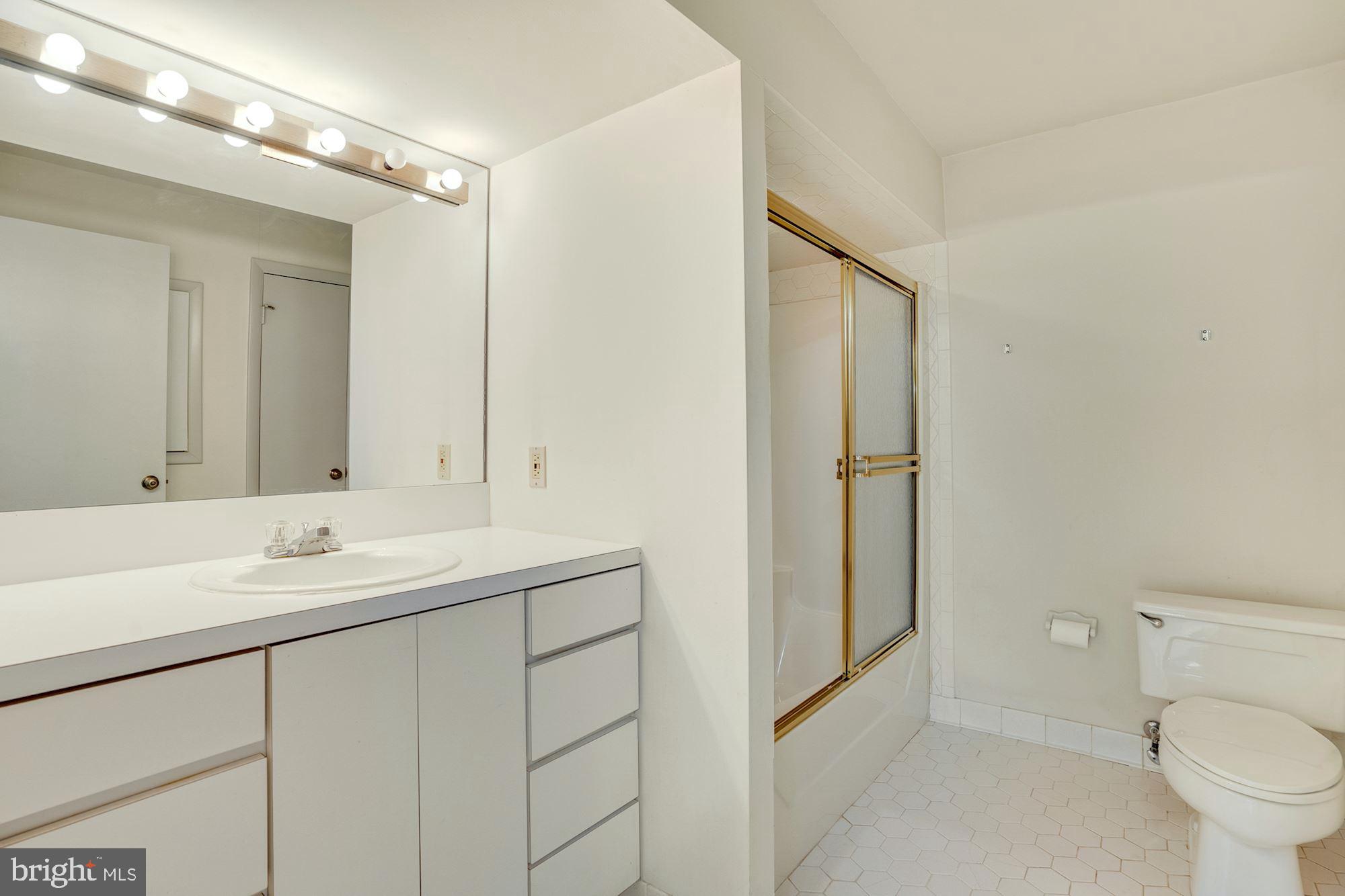 BANNOCKBURN ESTATES - Residential