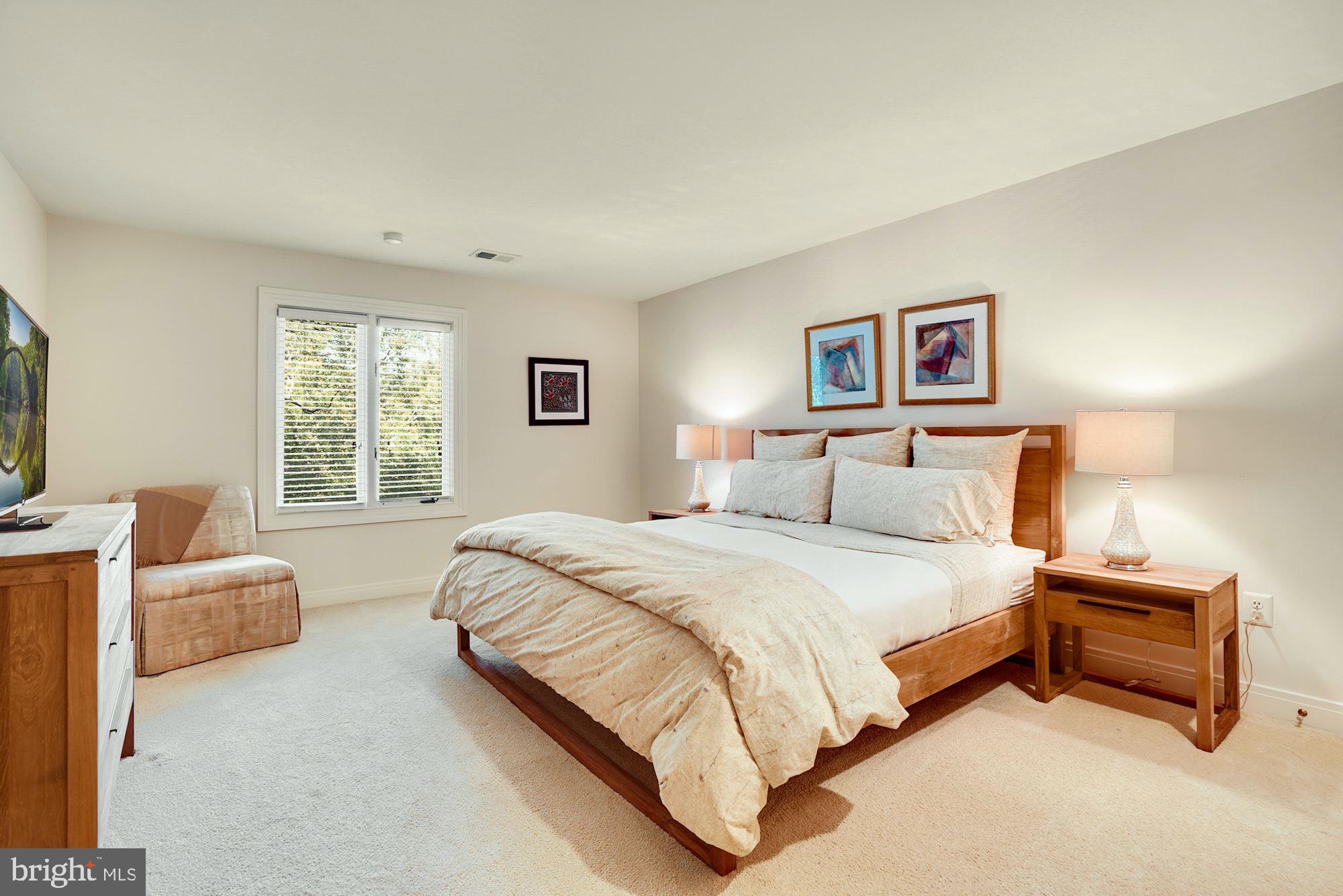 BANNOCKBURN ESTATES - Residential