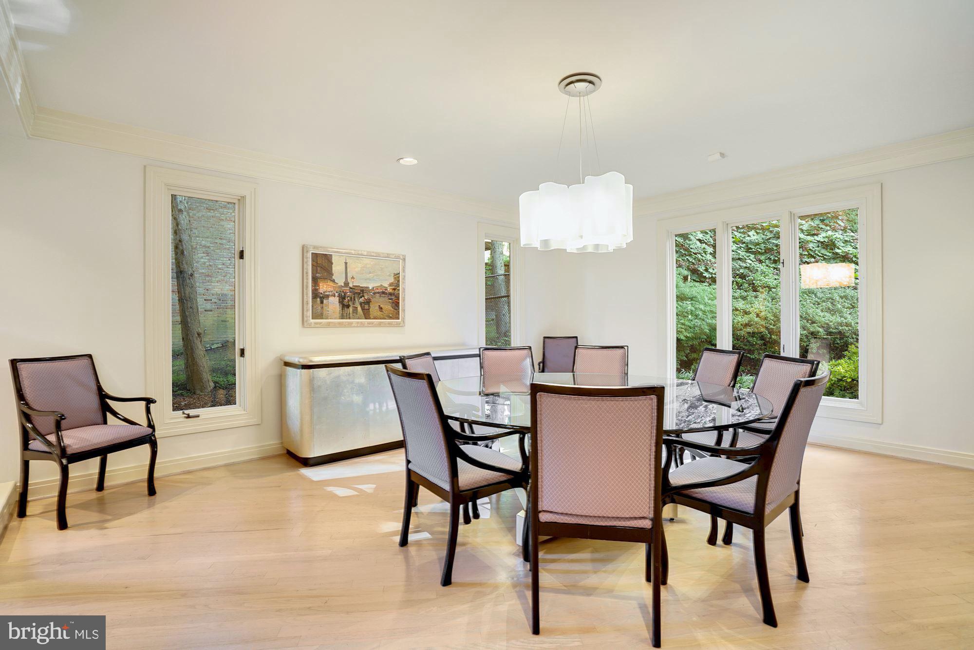 BANNOCKBURN ESTATES - Residential