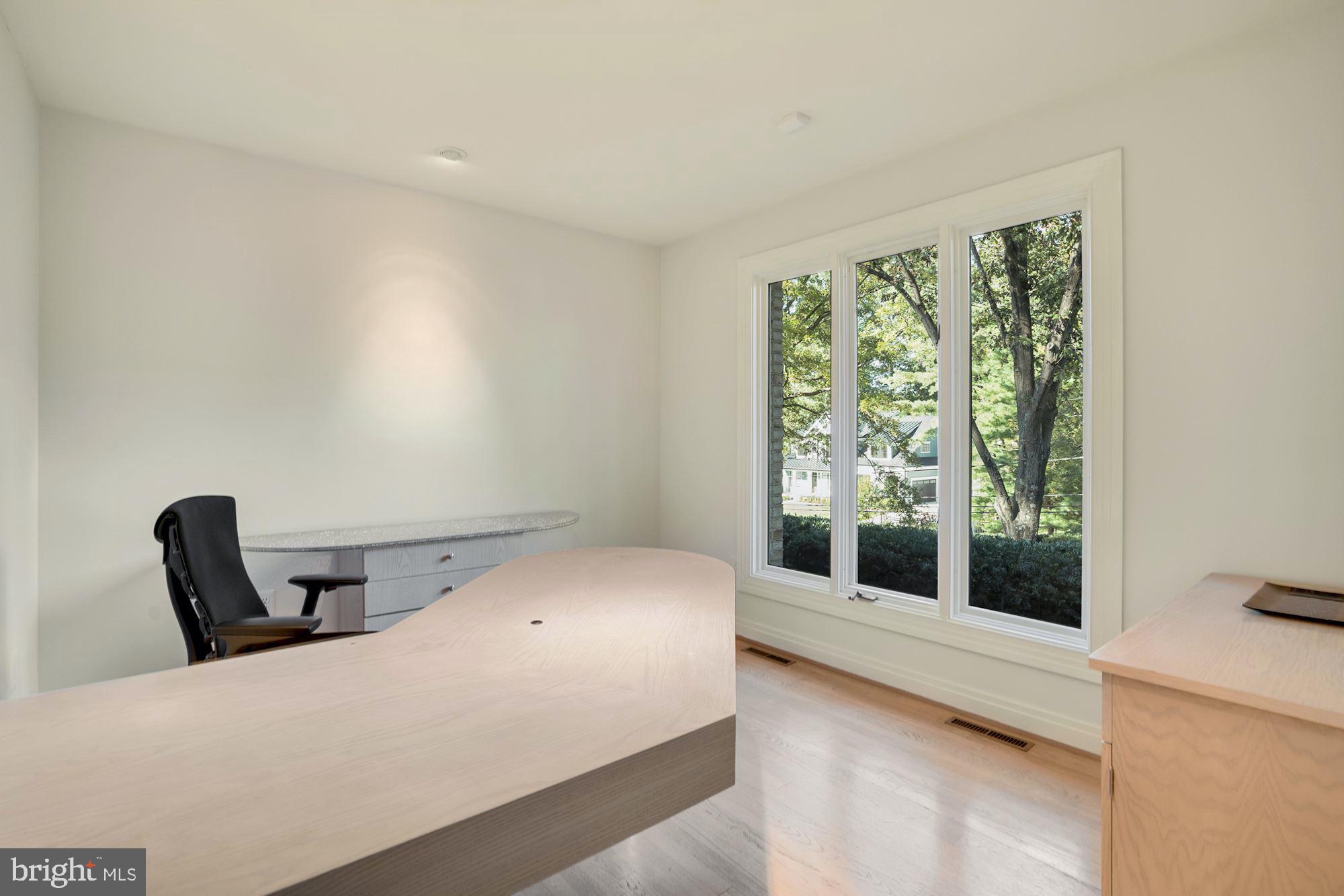 BANNOCKBURN ESTATES - Residential